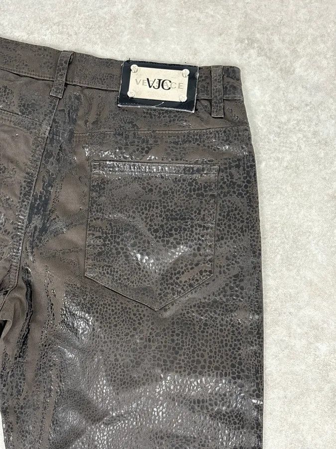 Versace 2000s Versace Leather Reptile Texture Pants Size 26" / US 2 / IT 38 - 8 Thumbnail
