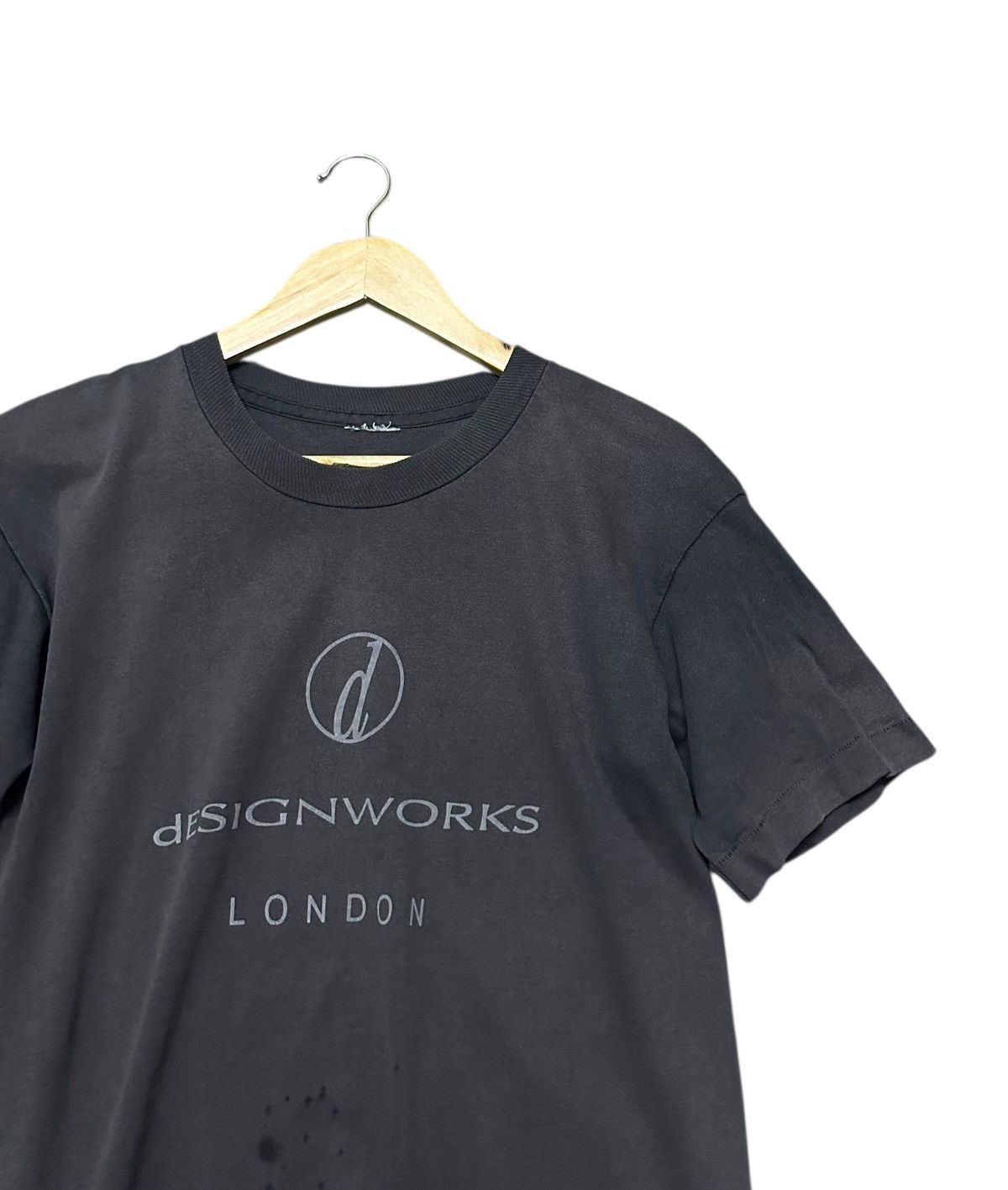 Vintage Vintage designworks London distressed tshirt Size US S / EU 44-46 / 1 - 5 Thumbnail