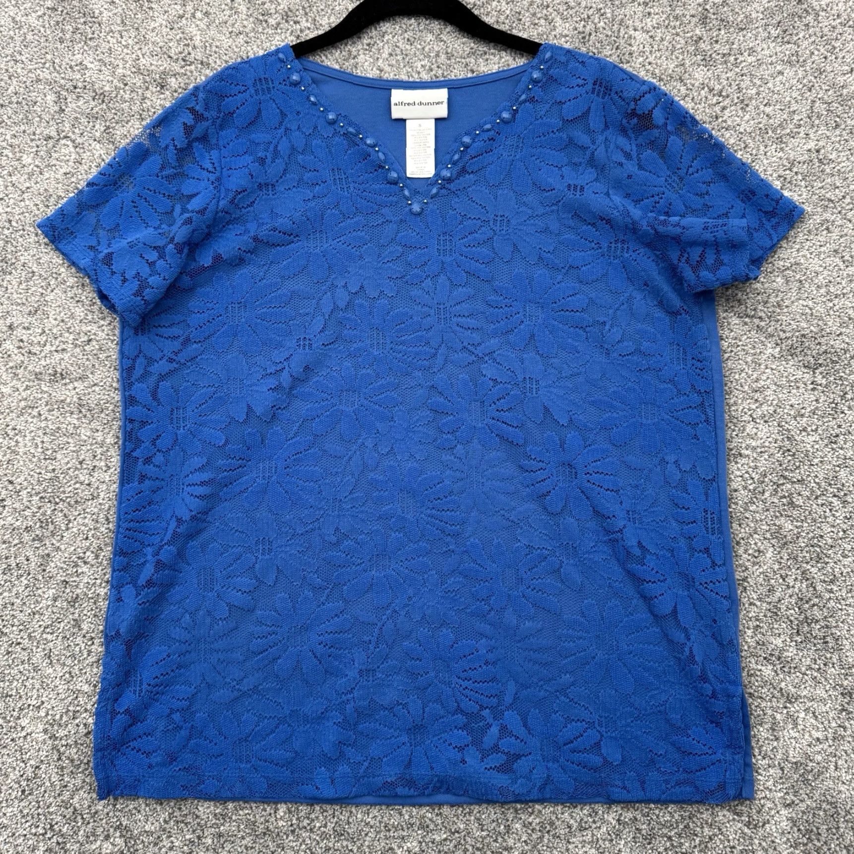 Vintage Alfred Dunner Blouse Shirt Women S Blue Floral Lace Beaded Boho Top 2010 V-Neck Short Sleeve Pullover Casual Office Elegant Size S / US 4 / IT 40 - 2 Thumbnail