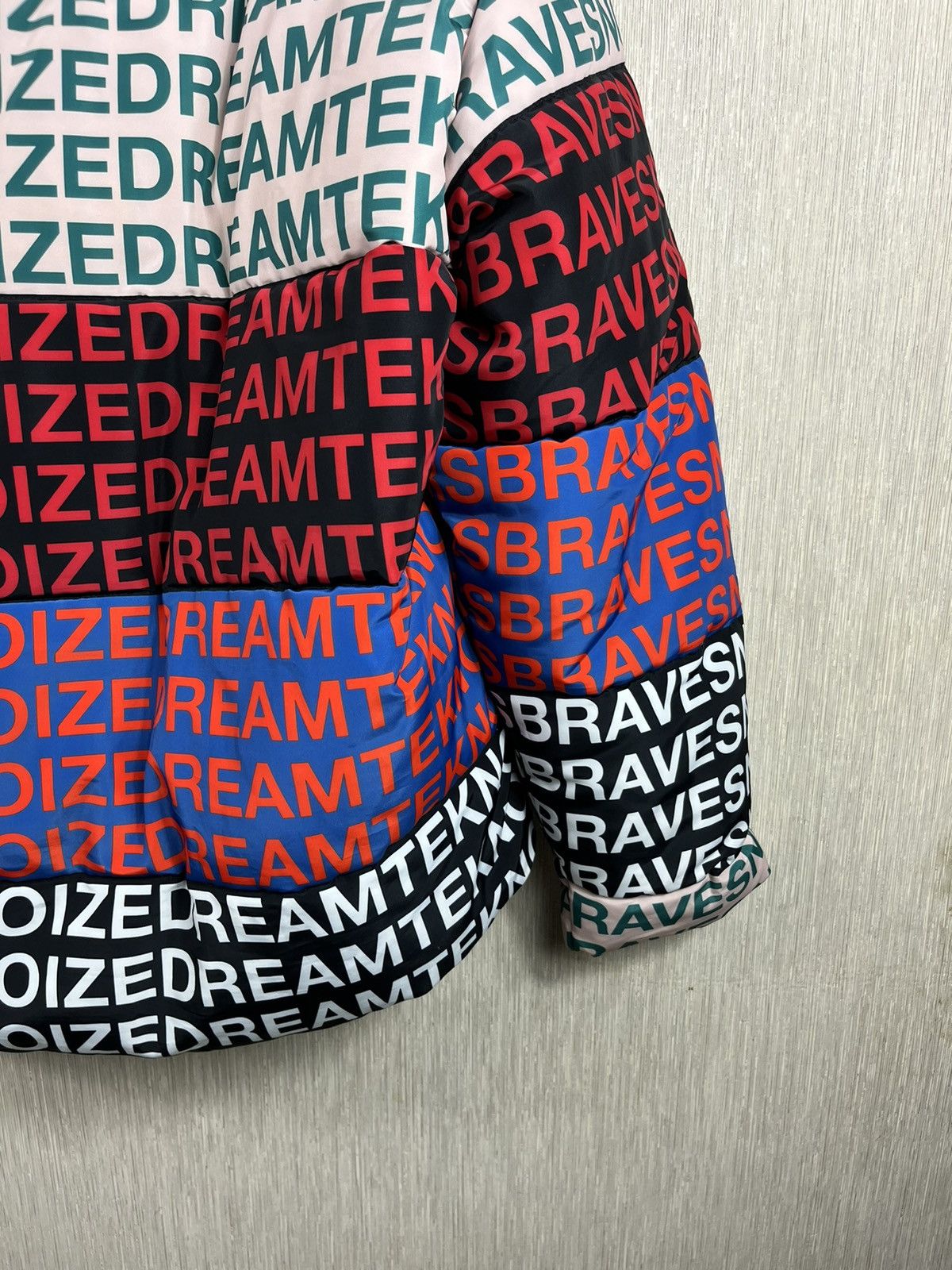 Diesel Diesel puffer boxy oversized down jacket full print words Size US S / EU 44-46 / 1 - 20 Thumbnail