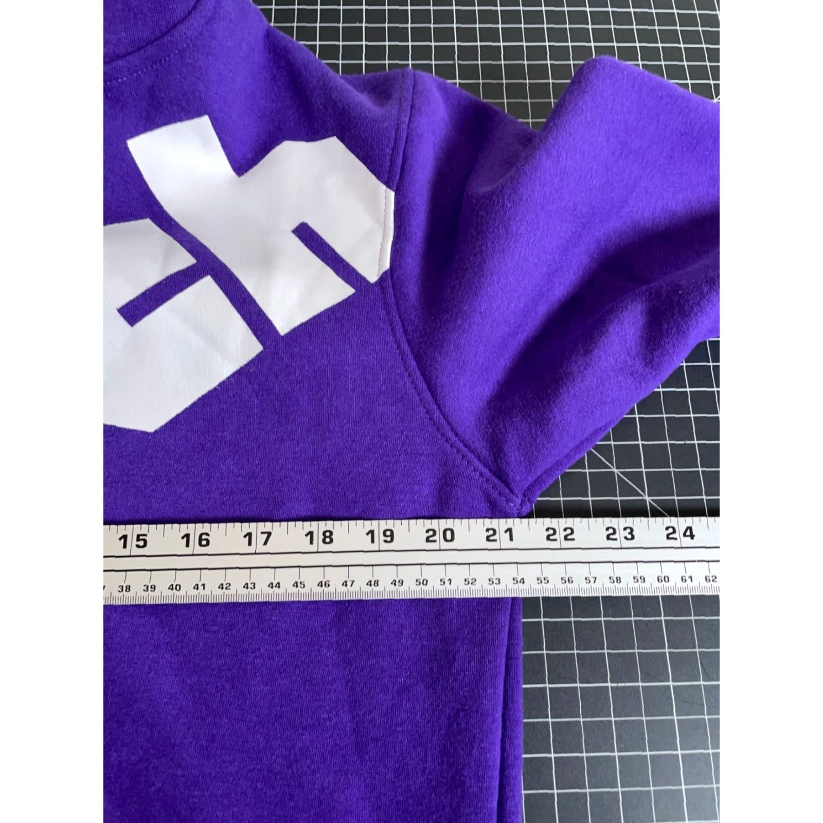 Vintage Twitch Hoodie Adult Medium Purple Drawstring Pullover Sweatshirt Gaming Size US M / EU 48-50 / 2 - 5 Thumbnail