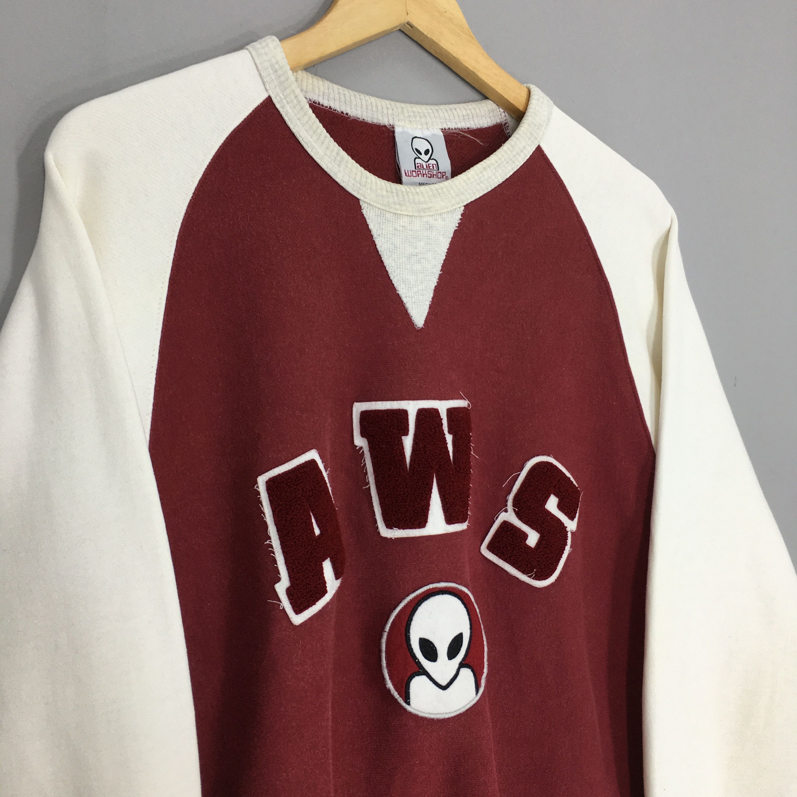 Alien Workshop × Vintage Vintage Alien Workshop Raglan Sweatshirt Medium Size US M / EU 48-50 / 2 - 3 Thumbnail