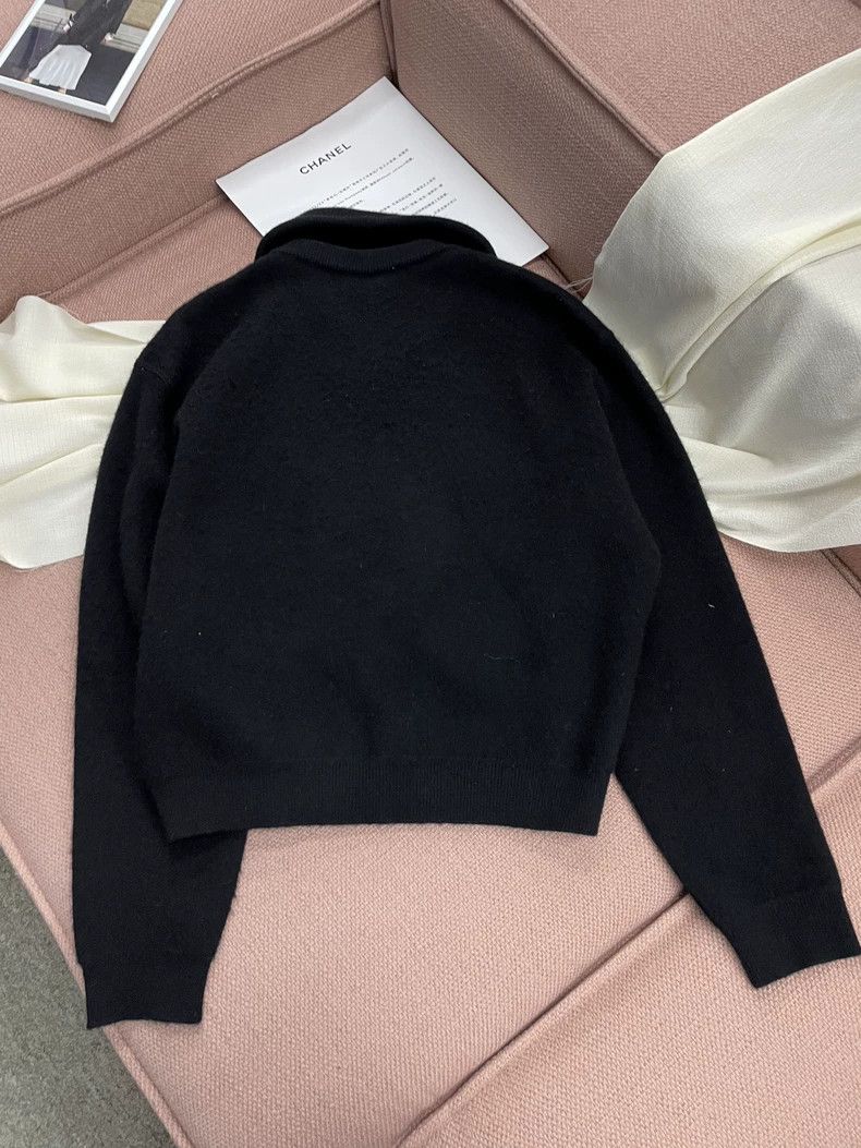Chanel Chanel 22N Ski Series Pearl Double C Large Logo Cashmere S Size S / US 4 / IT 40 - 4 Thumbnail