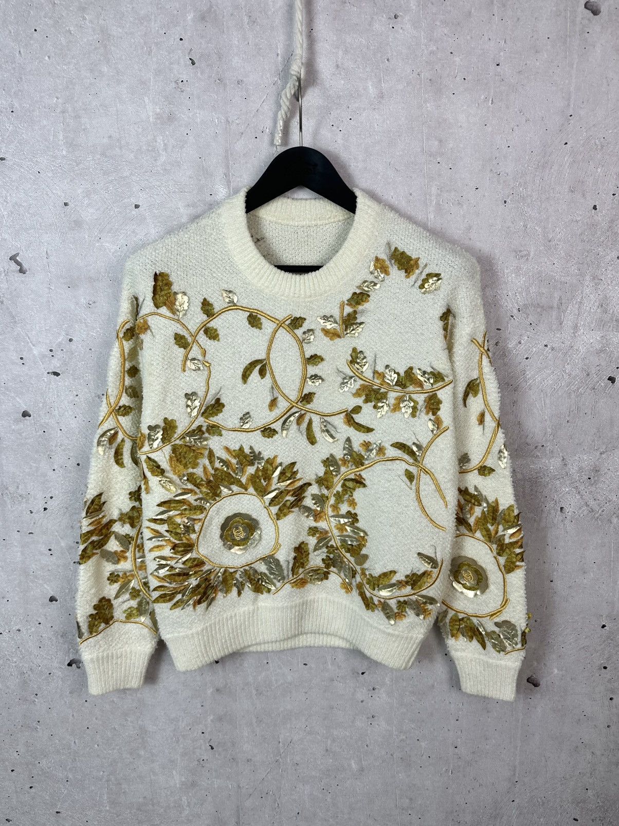 Other Vintage Chanel Viscose Decorated Leaves Long Sleeve Sweater Size L / US 10 / IT 46 - 1 Thumbnail