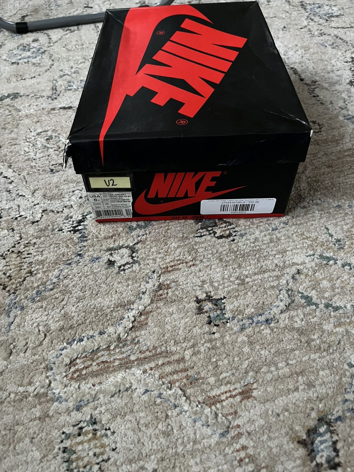 Nike Air Jordan 1 Bred Toe Size 6 Size US 6 / EU 39 - 10 Thumbnail
