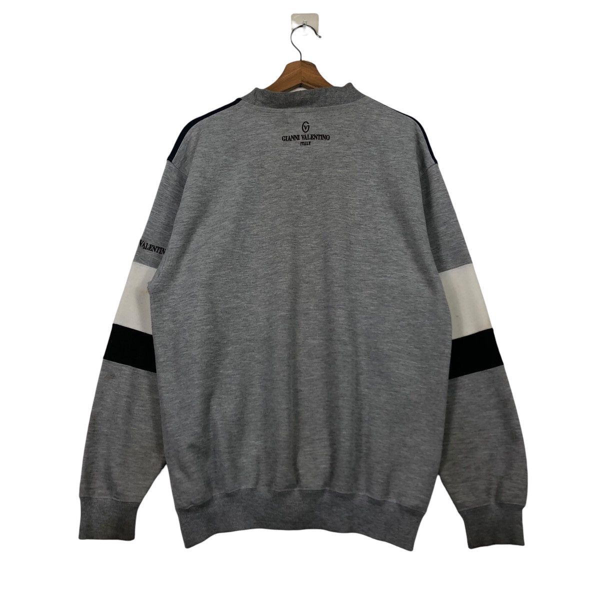 Japanese Brand × Vintage 📌Vintage Sweatshirt Gianni Valentino Italy Big Logo Size US L / EU 52-54 / 3 - 9 Thumbnail