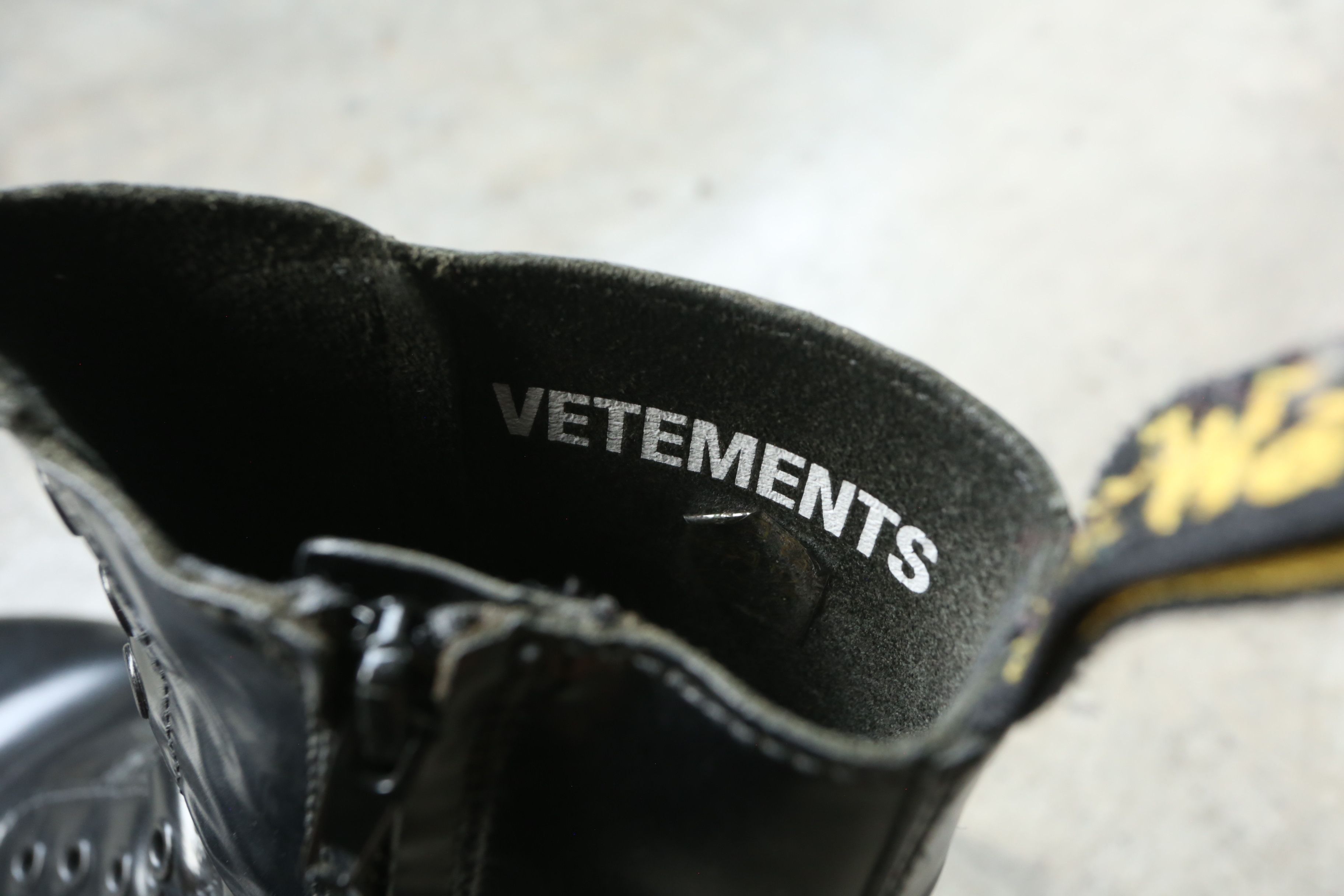 Dr. Martens × Vetements Vetements - Dr. Martens - S/S 17 - "Border Line" 1490 Boots Size US 9 / EU 42 - 11 Thumbnail