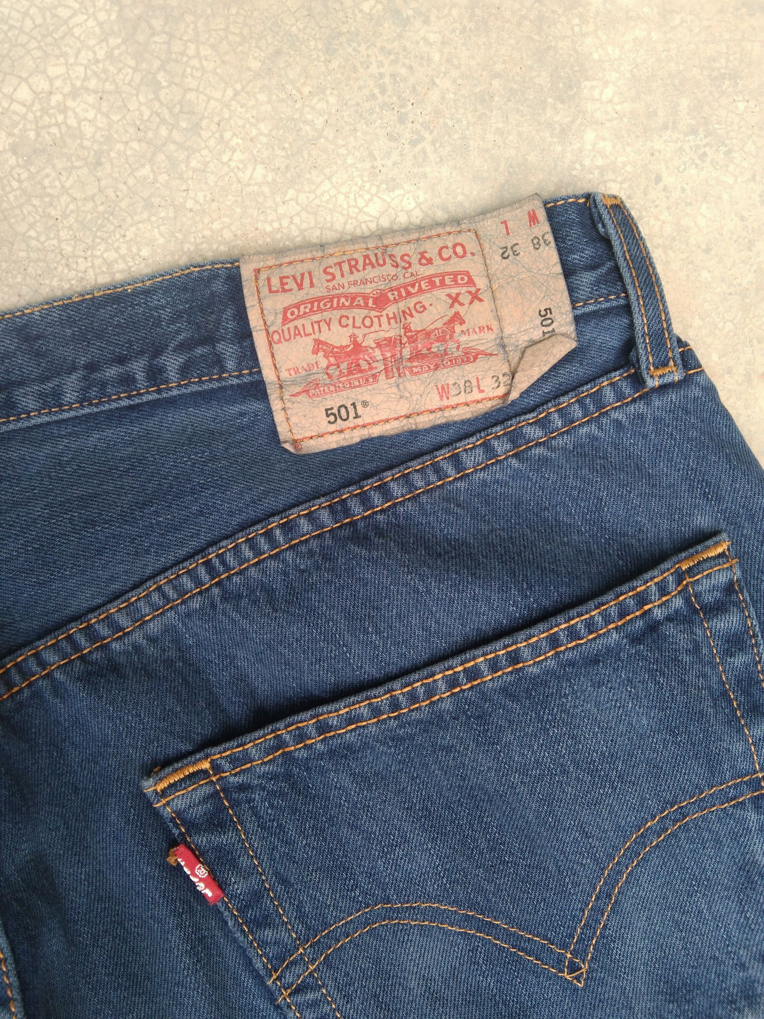 Levi's Vintage Levi's 501 Faded Straight Leg Distressed Jeans 38x32 Size US 38 / EU 54 - 3 Thumbnail