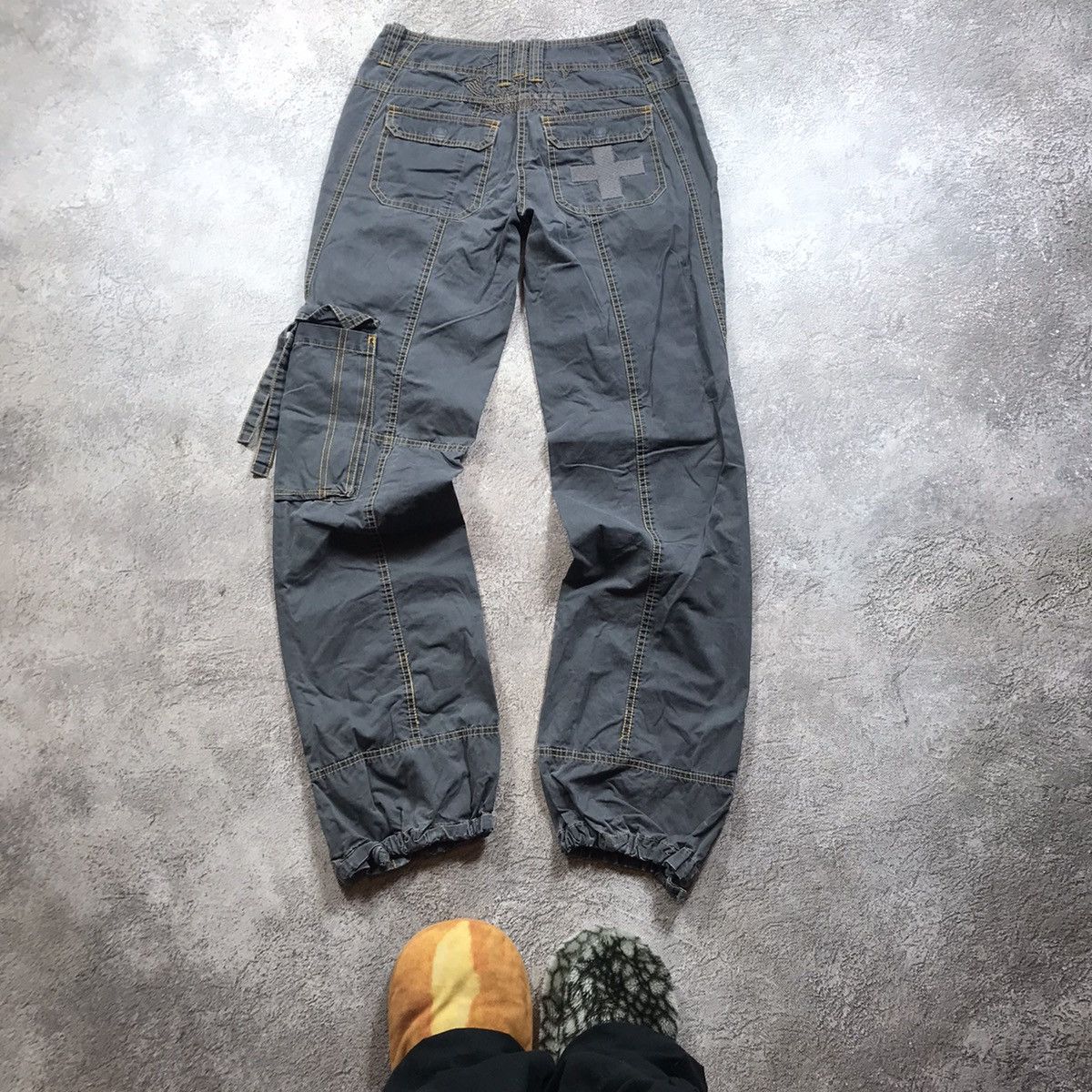 Japanese Brand vintage cargo pants flared low rise japan casual y2k 90s Size 28" / US 6 / IT 42 - 4 Thumbnail