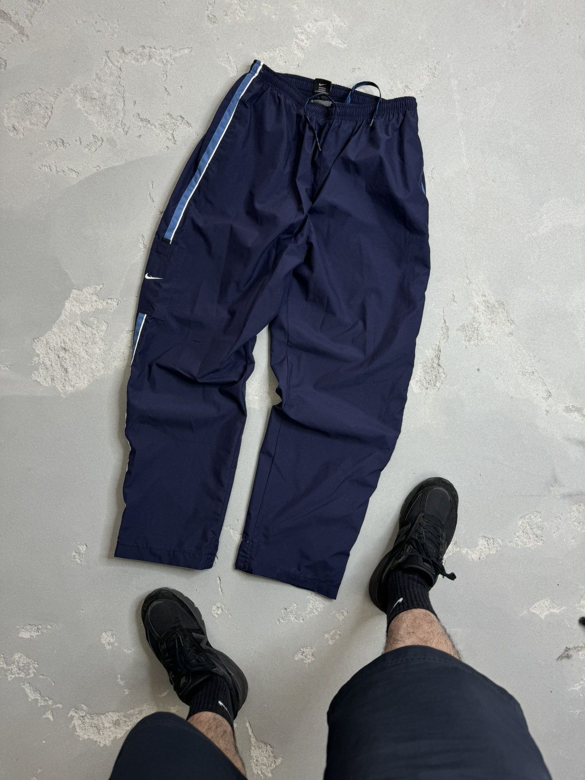 Nike × Vintage Vintage Nike Nylon Cargo Track Pants Swoosh Drill Y2K Rap Size US 34 / EU 50 - 1 Thumbnail