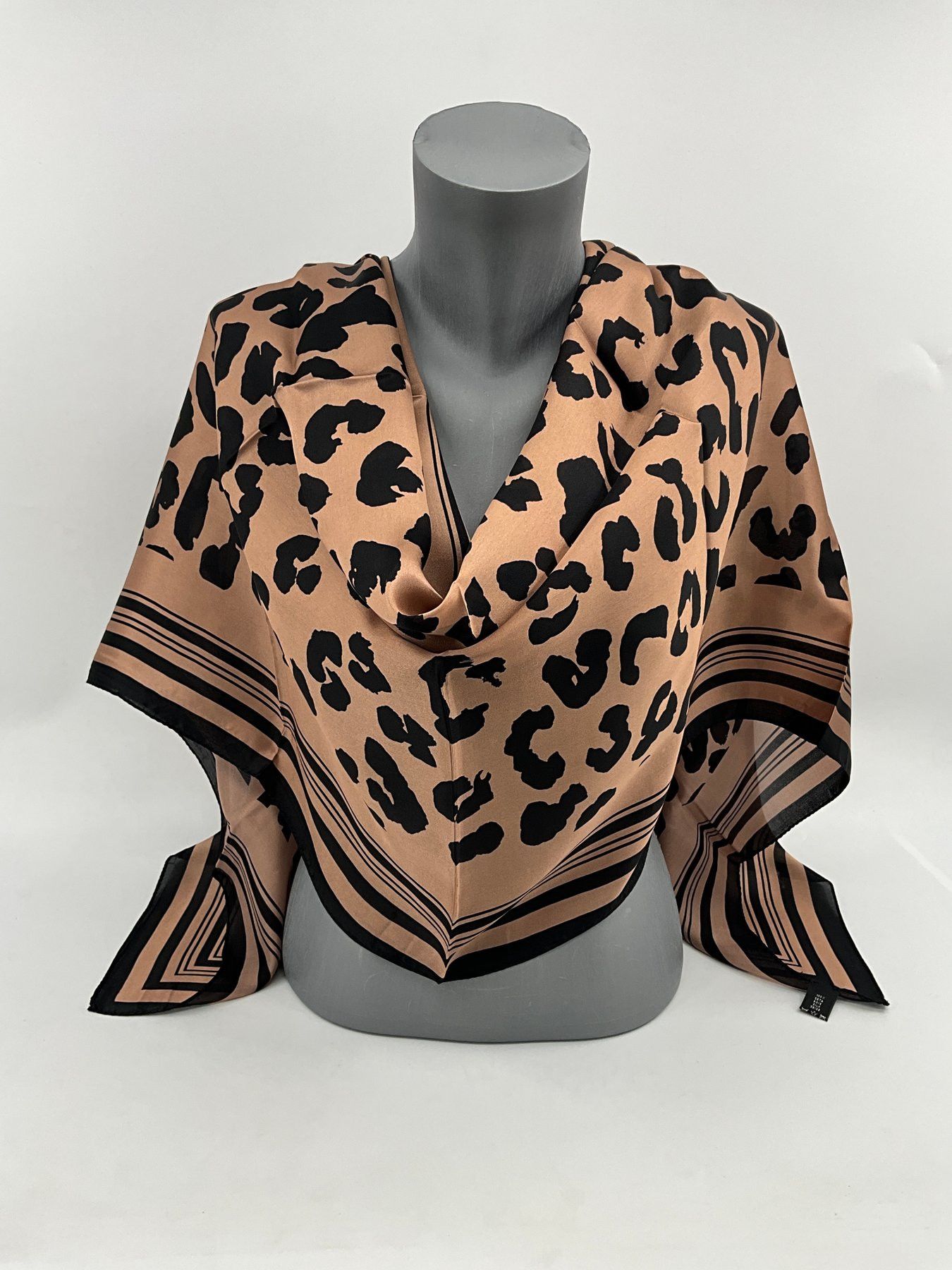 Jaeger Silk stole Jaeger Size ONE SIZE - 1 Thumbnail