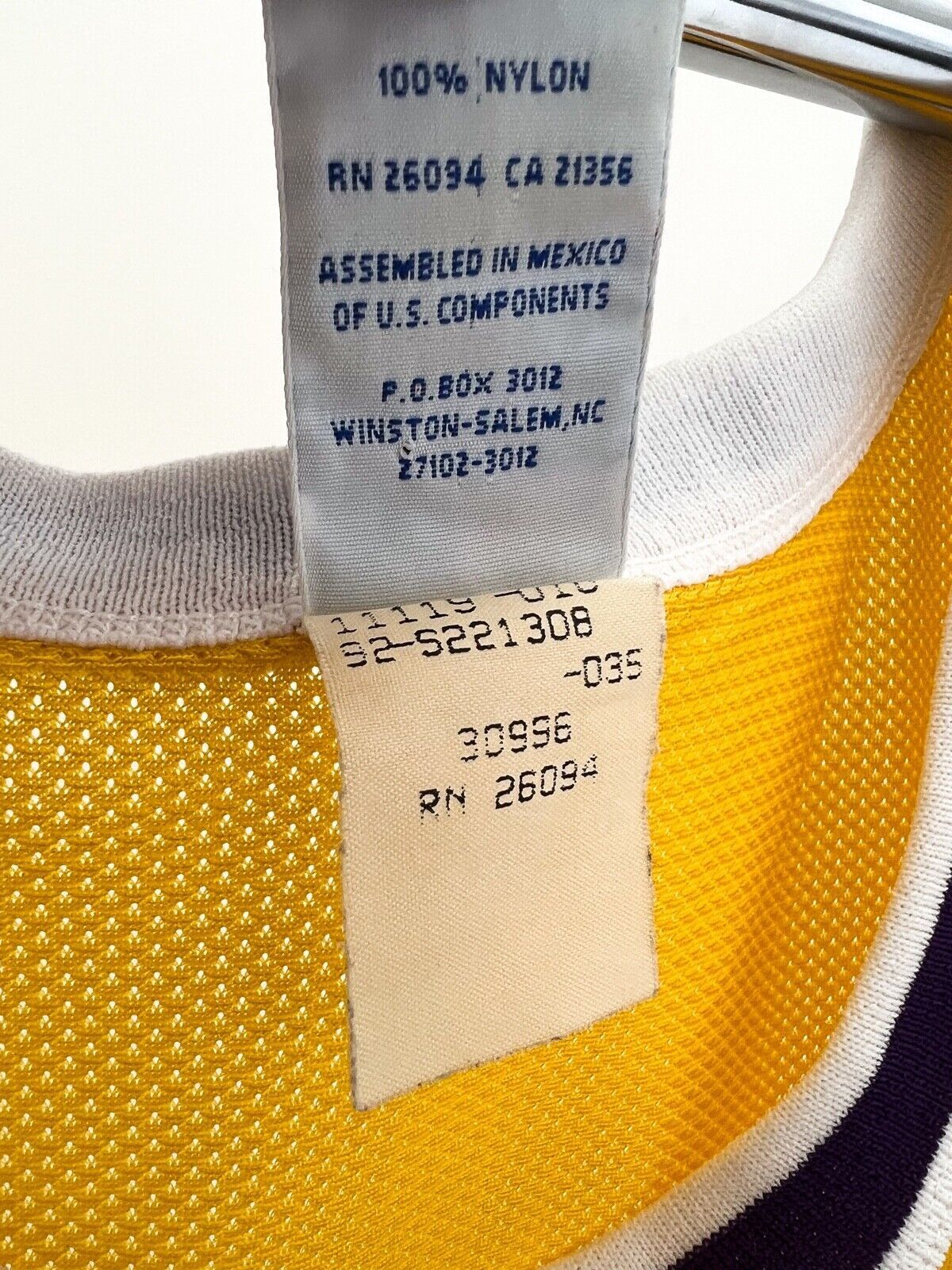Champion Cedric Ceballos - LA Lakers - Champion NBA Vintage Jersey Size US XL / EU 56 / 4 - 7 Thumbnail