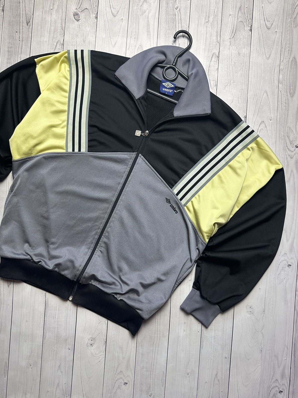 Umbro × Vintage Vintage Umbro track jacket size L logo rare Size US L / EU 52-54 / 3 - 2 Thumbnail