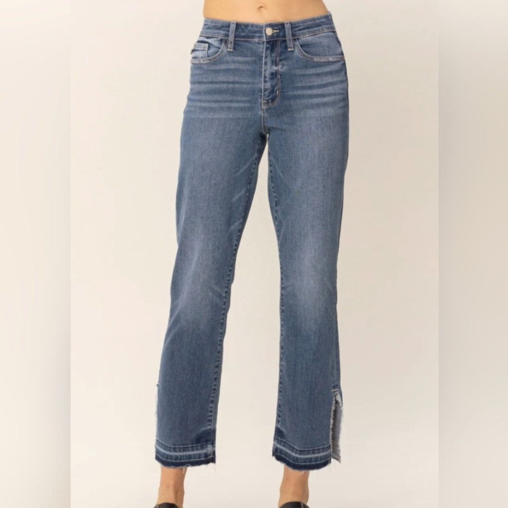 Judy Blue Judy Blue Fray Slit Hem Straight Jeans size 5/27 Size 27" / US 4 / IT 40 - 1 Thumbnail