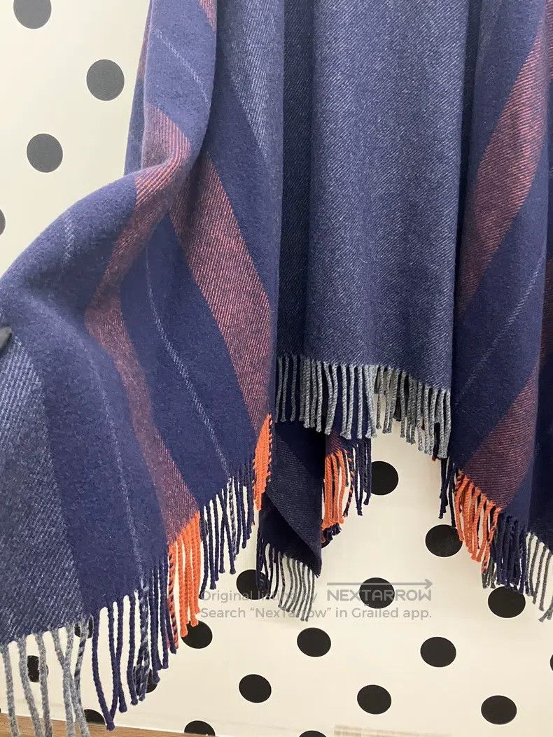 Hermes Hermes size 135×165 cm Dark Blue Wool Cloak Shawl Size M / US 6-8 / IT 42-44 - 4 Thumbnail