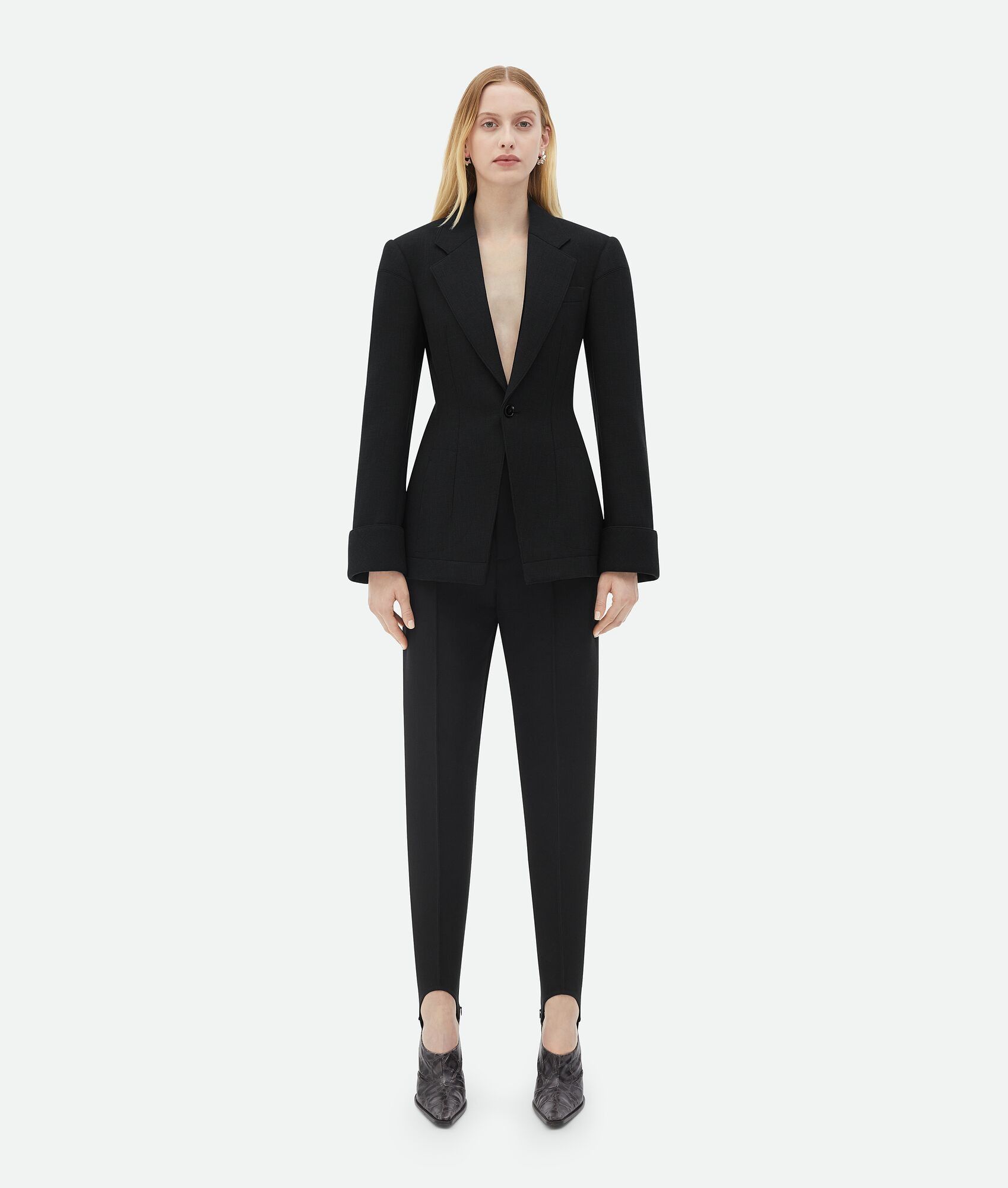 o1n1vont1224 Structured Cotton Jacket in Black