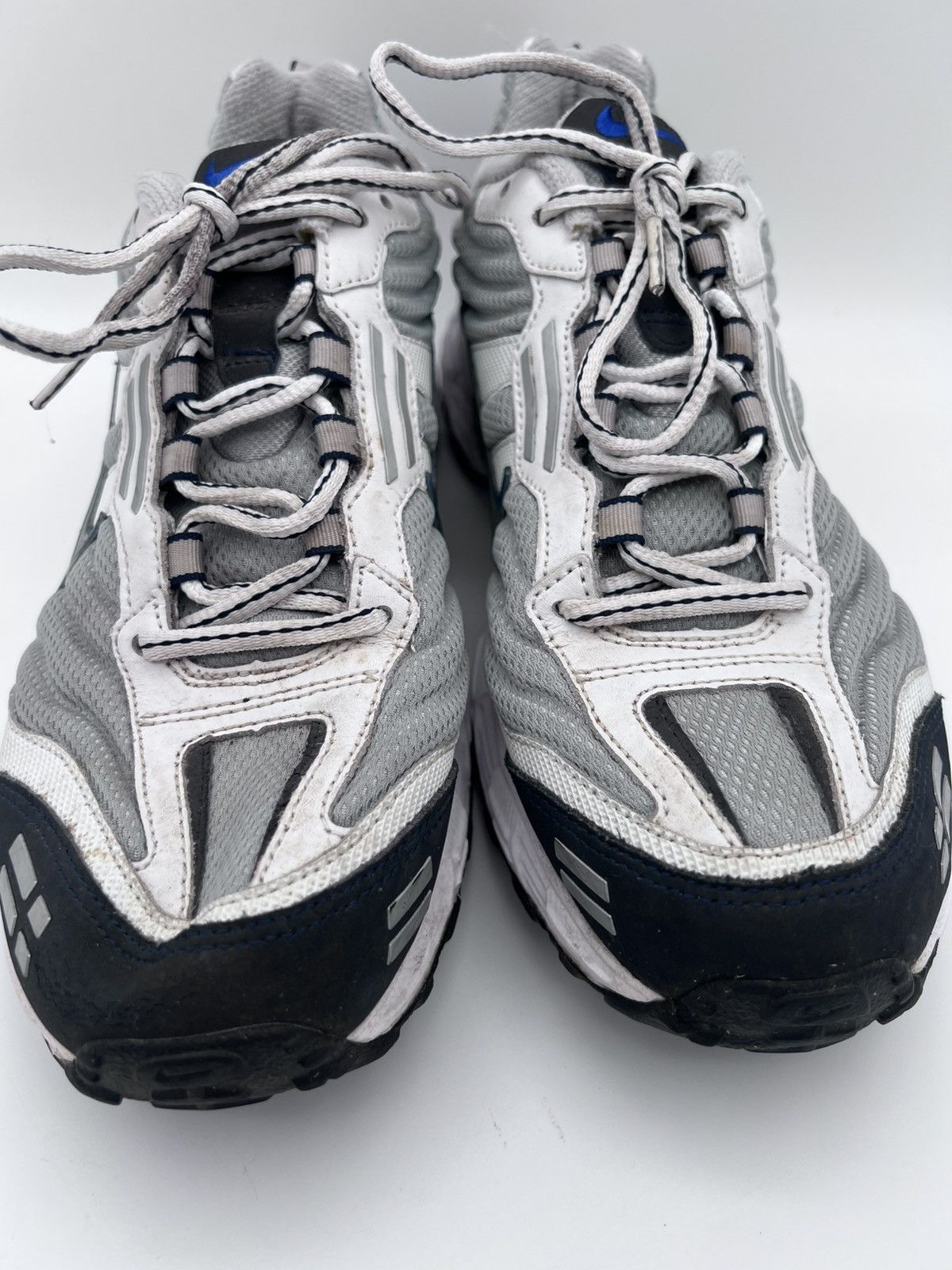 Nike NICE 2007 Nike Air Copious Shoes Mens US10 White Gray Size US 10 / EU 43 - 3 Thumbnail