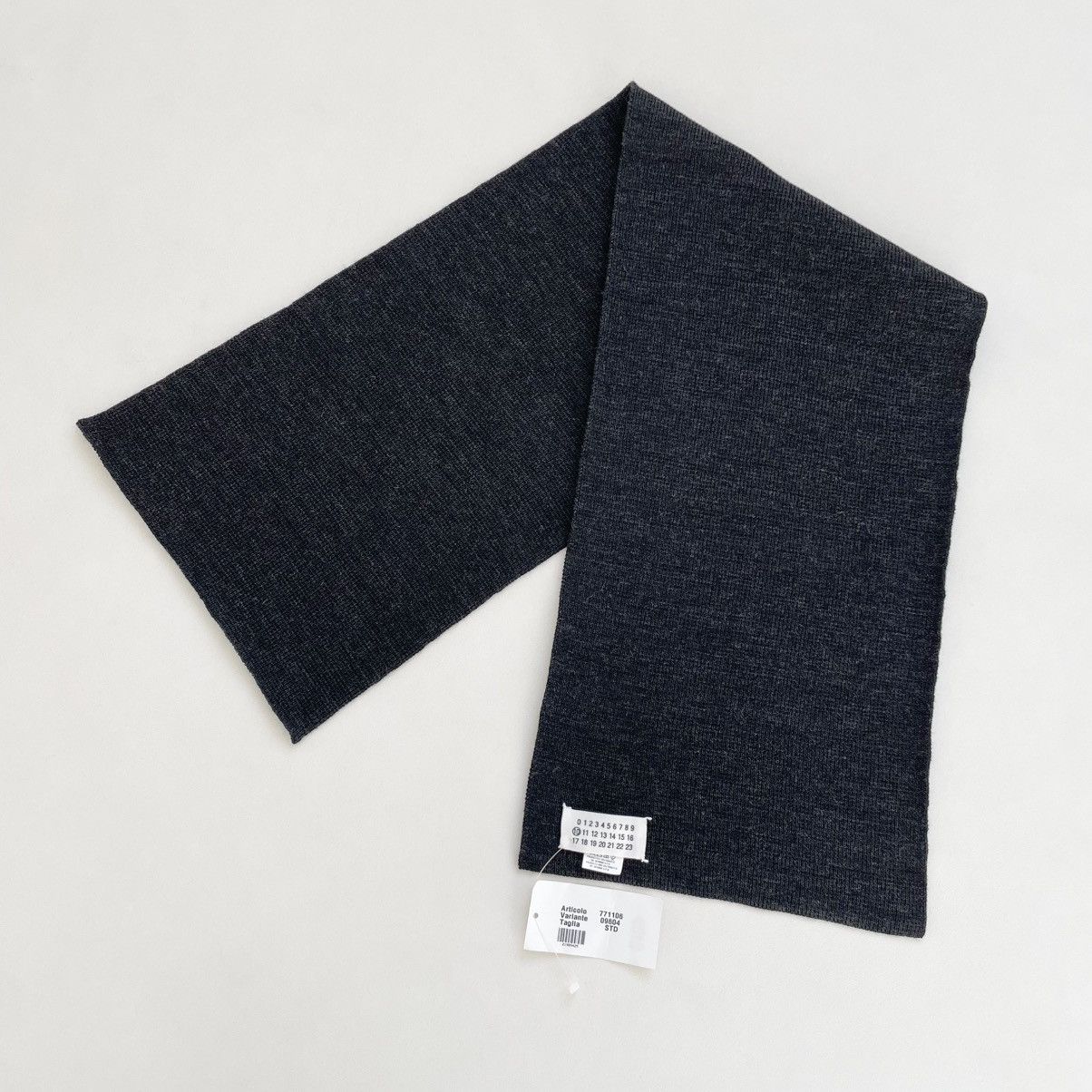 Maison Margiela A/W 2000 Waffle Weave Gray Wool Scarf Size ONE SIZE - 15 Thumbnail