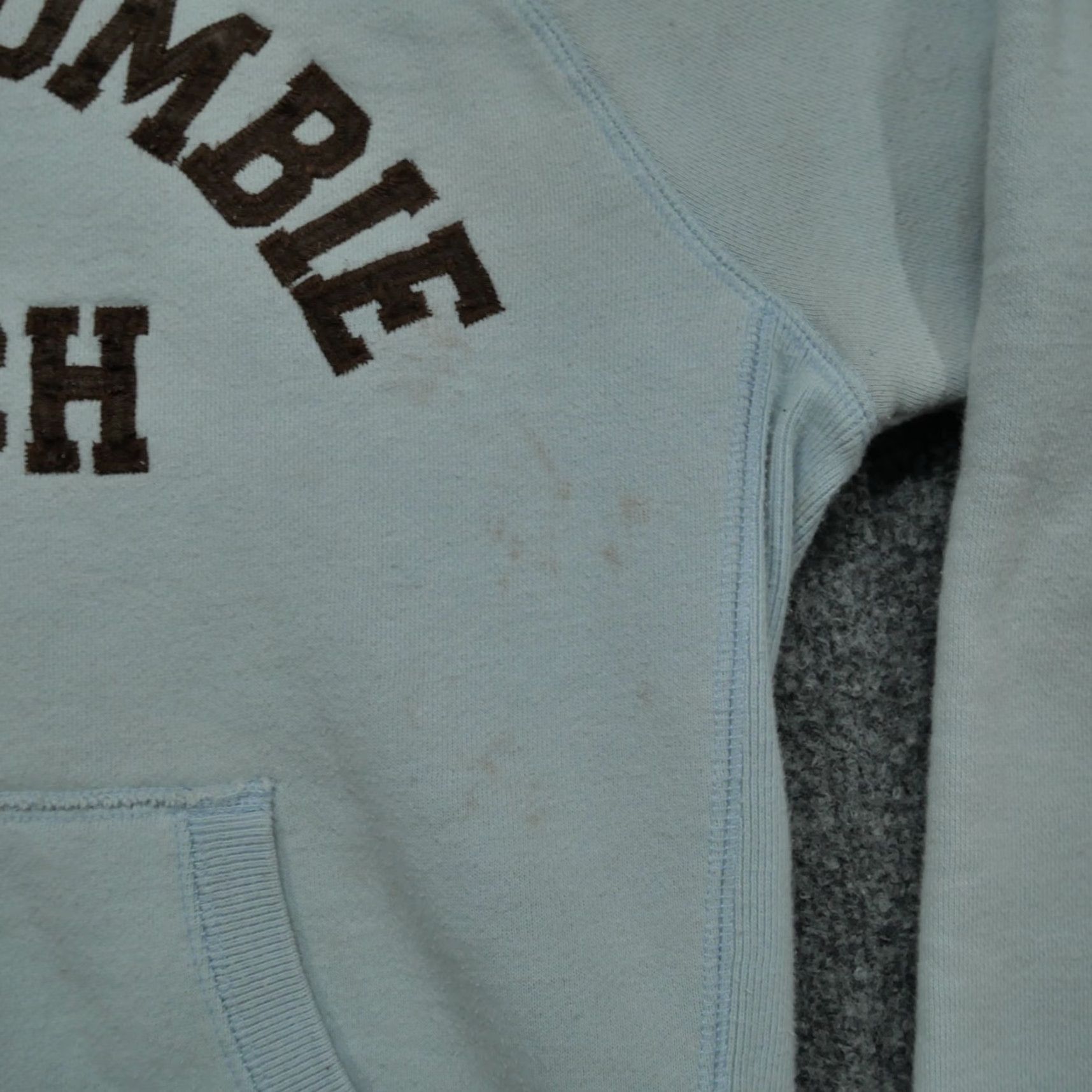 Abercrombie & Fitch VINTAGE Abercrombie & Fitch Hoodie Womens M Blue Pullover Distressed Y2K Logo Kn**it** (Note: Keep exact original words; ensure no new terms) Size M / US 6-8 / IT 42-44 - 6 Thumbnail
