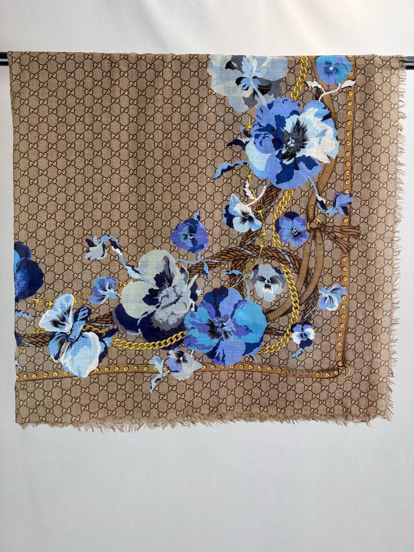 Gucci Gucci Blue Floral Logo Scarf Size ONE SIZE - 1 Thumbnail