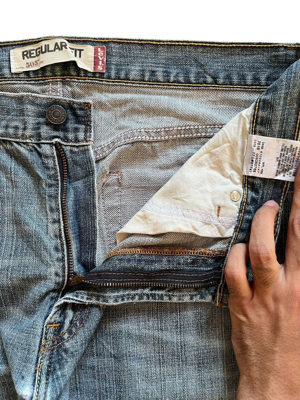 Levi's × Levi's Vintage Clothing Vintage 90s Levis 505 Blue Wash Distressed Baggy Jeans Size US 34 / EU 50 - 10 Thumbnail