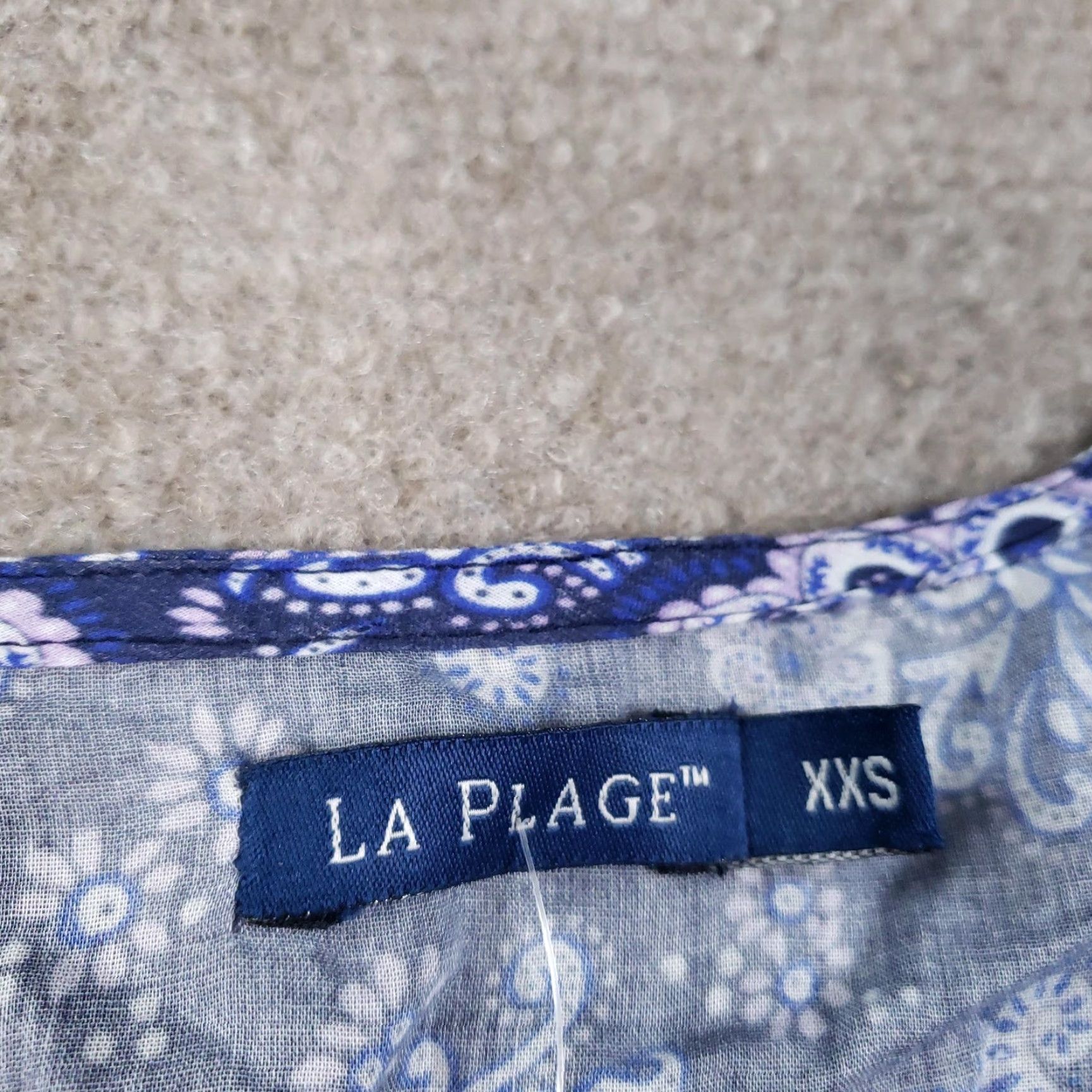 Vintage VINTAGE La Plage Jordan Tunic Dress Womens 2XS Blue Floral 3/4 Sleeve V-Neck Short Dress Womens XXS Blue Floral 3/4 Sleeve V-Neck Pullover Dress Size XXS / US 00 / IT 34 - 6 Thumbnail