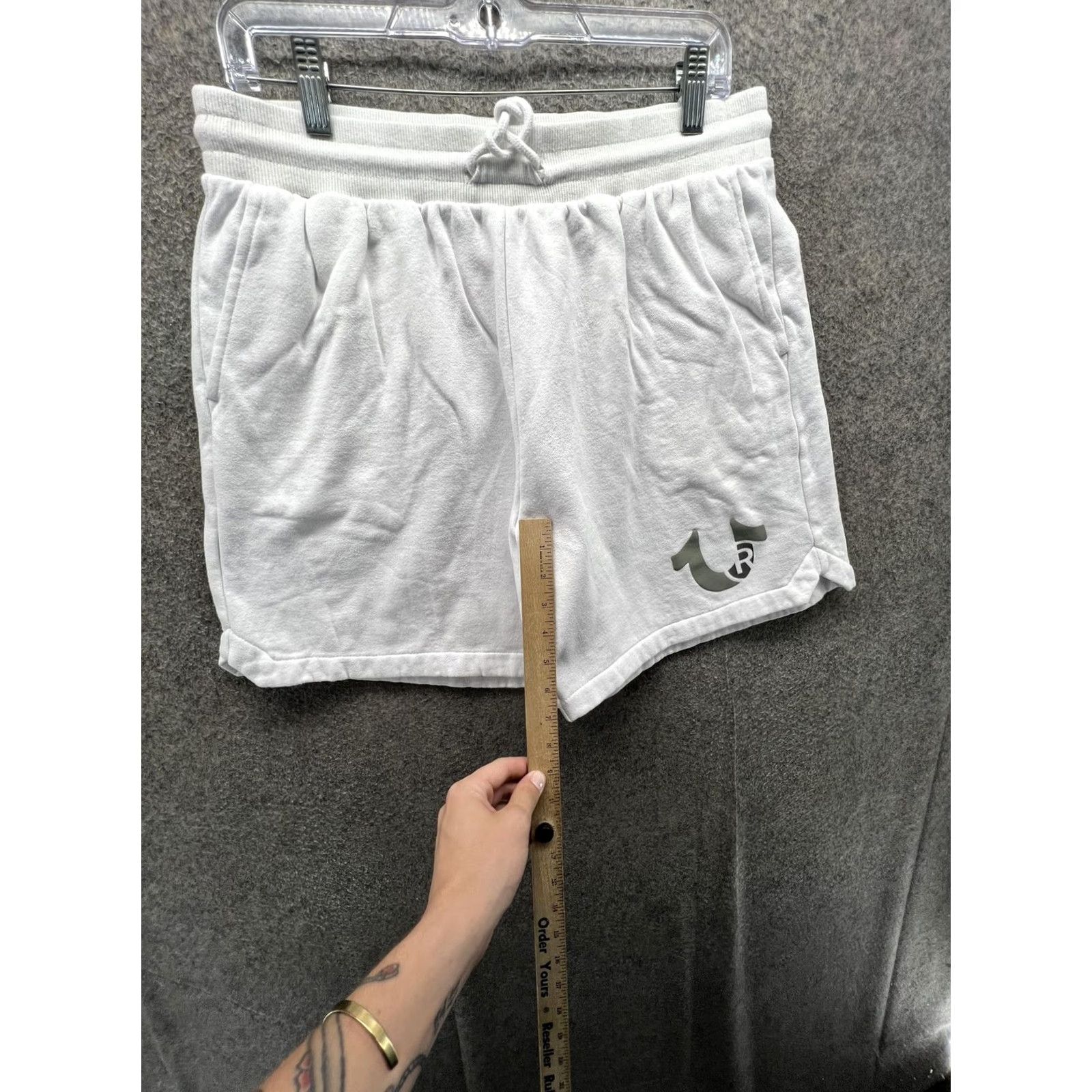 True Religion VINTAGE? No. True Religion Shorts Mens M White Fleece Sweat Elastic Waist Casual 7 Inseam Pockets Logo Horseshoe TR Mens Size US 31 - 3 Thumbnail