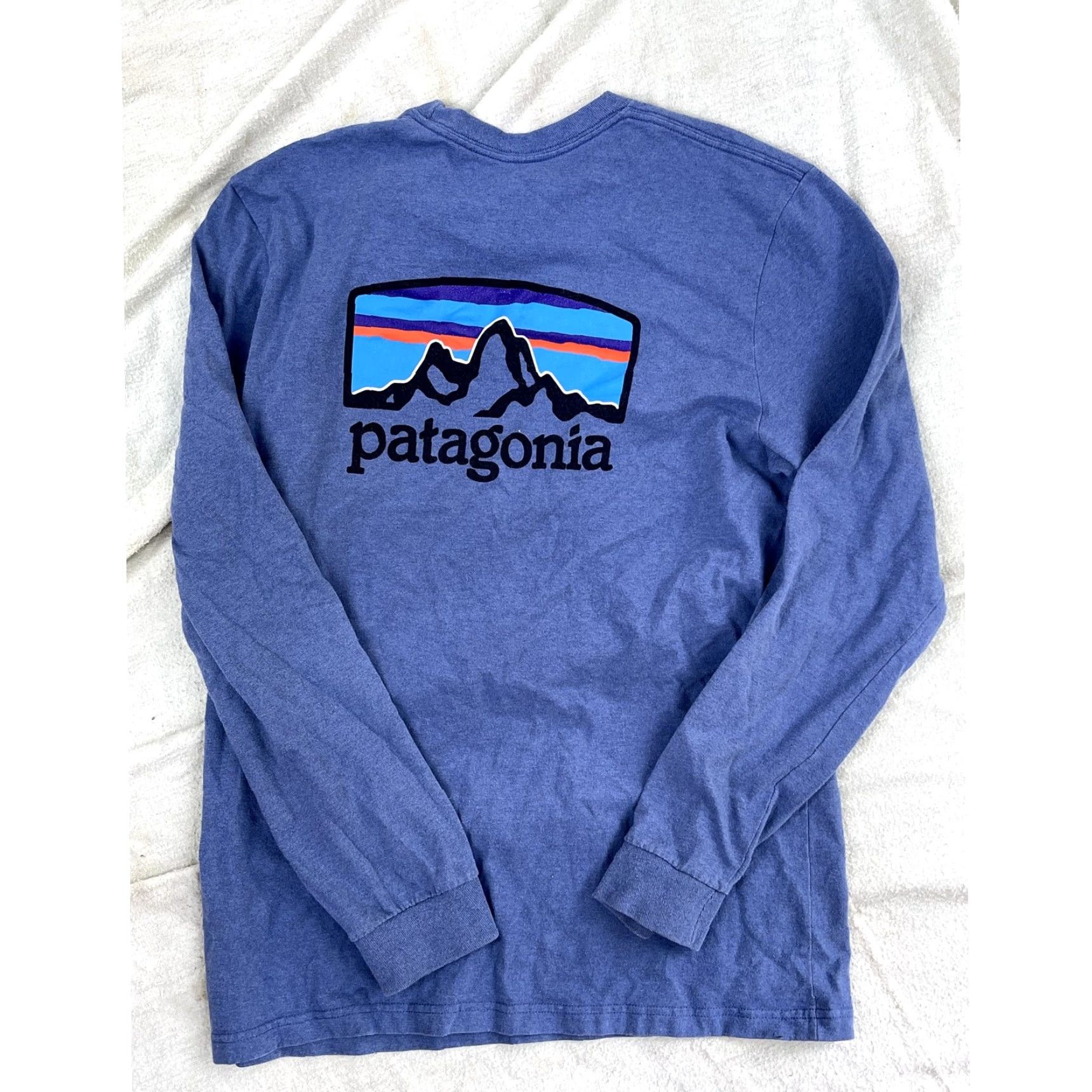 Patagonia Patagonia Fitz Roy Horizons Back Logo Responsibili-Tee Long Sleeve Sz S Blue Shirt Mens Size US S / EU 44-46 / 1 - 5 Thumbnail