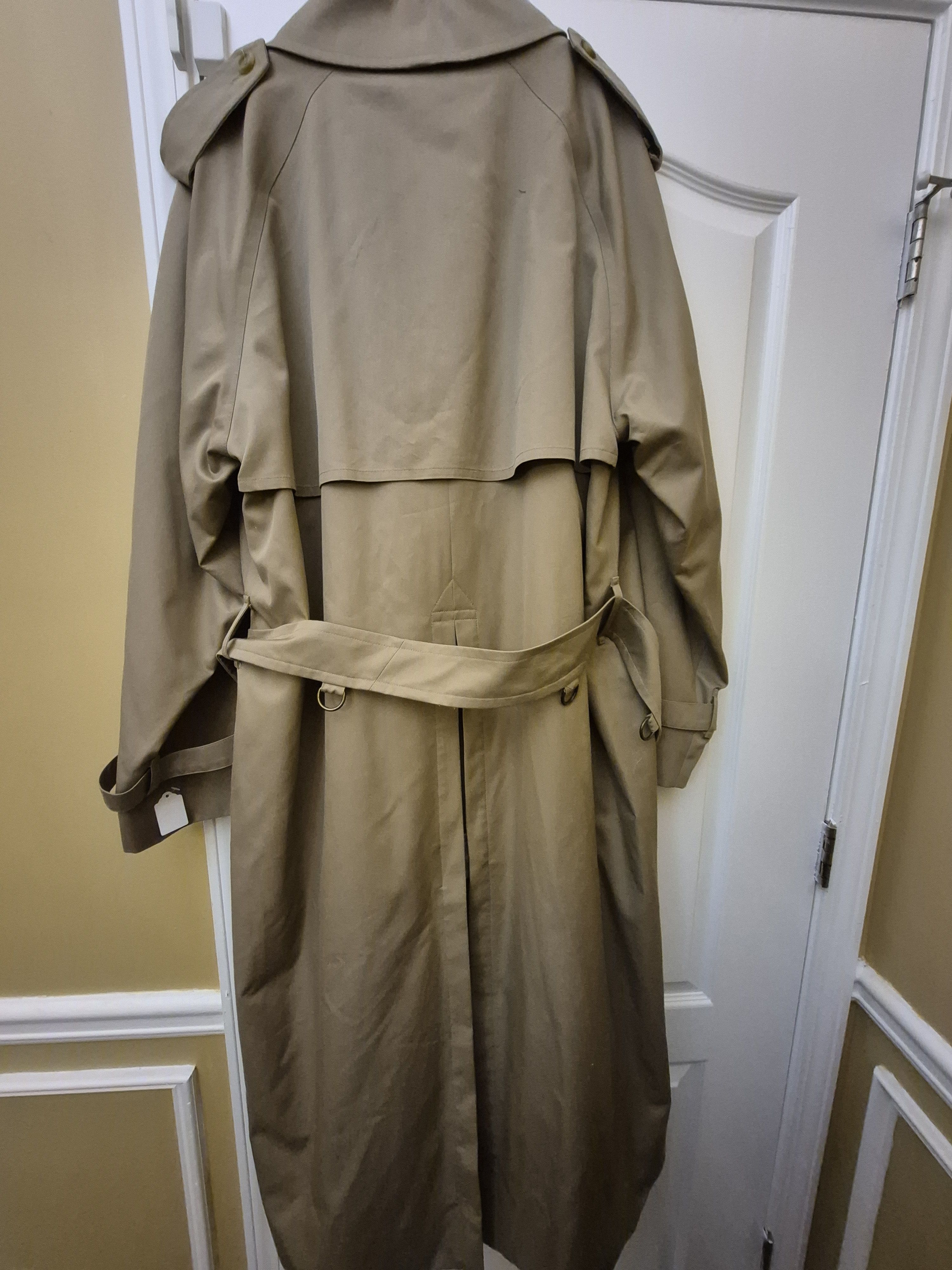 Burberry Burberry Tan Double Breast Trenchcoat Size 44 L Size US XL / EU 56 / 4 - 10 Thumbnail