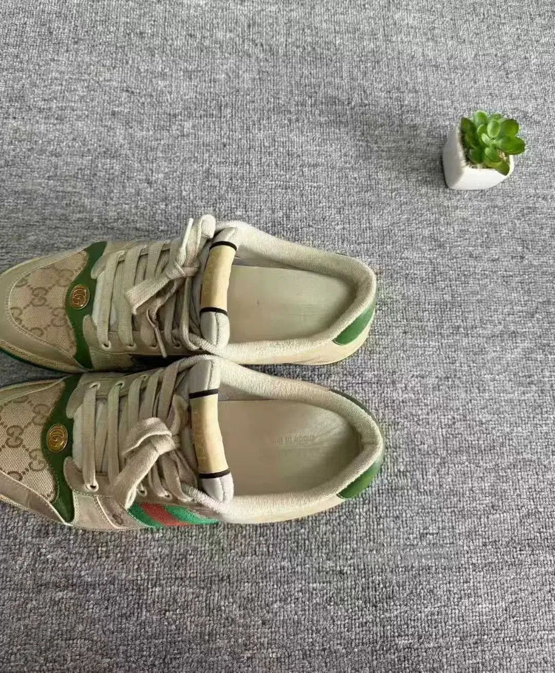 Gucci gucci bee dirty sneakers size 10. Size US 10 / EU 43 - 4 Thumbnail