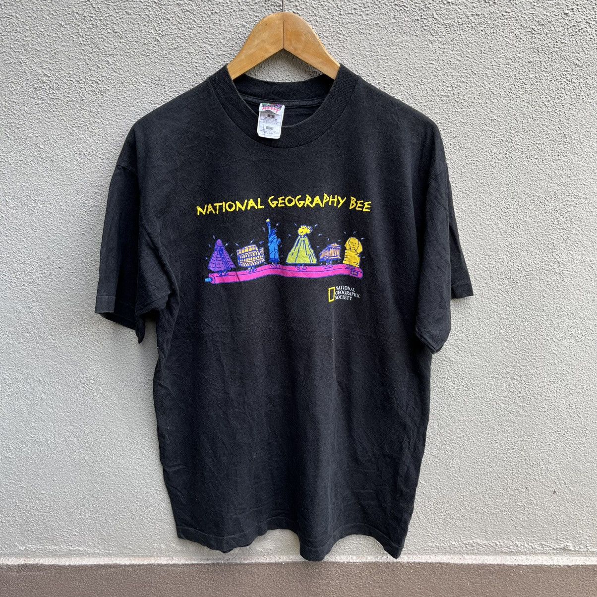 Arts & Science Vintage 90s NATIONAL GEOGRAPHIC promo tee Size US L / EU 52-54 / 3 - 1 Thumbnail