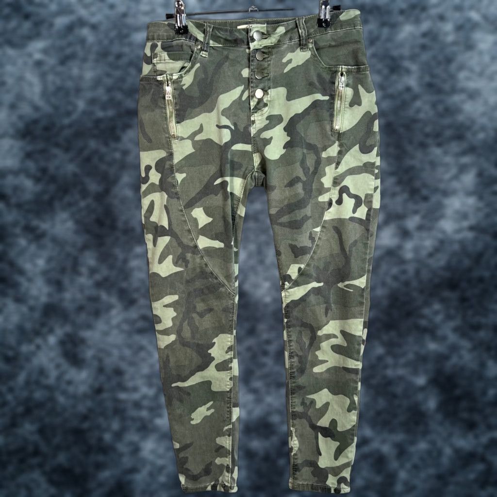 Vintage VINTAGE Elan Women's Skinny Camo Jeans Size Medium Cotton Blend Zipper Pocket Green 2000s Size 32" / US 10 / IT 46 - 1 Thumbnail