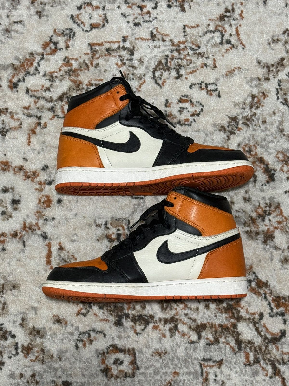 Jordan Brand × Nike Size 10.5 Nike Air Jordan 1 "Shattered Backboards" Size US 10.5 / EU 43-44 - 2 Thumbnail