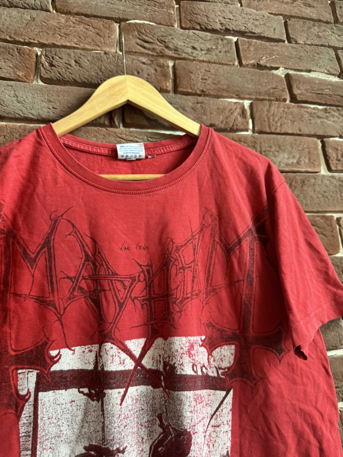 Band Tees Rare Vintage 00s Mayhem Deathcrush Red Black Metal Tshirt L Size US L / EU 52-54 / 3 - 3 Thumbnail