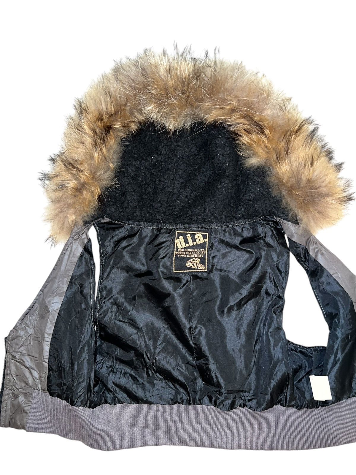 Japanese Brand RARE D.I.A. fur cropped puffer vest 🧷🖤 Size ONE SIZE - 9 Thumbnail