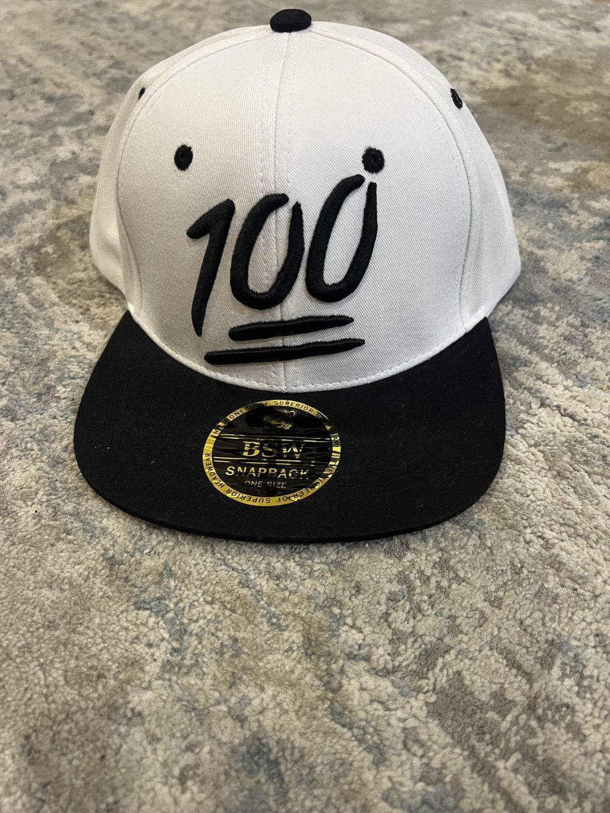 Other White and Black snap back Size ONE SIZE - 1 Thumbnail