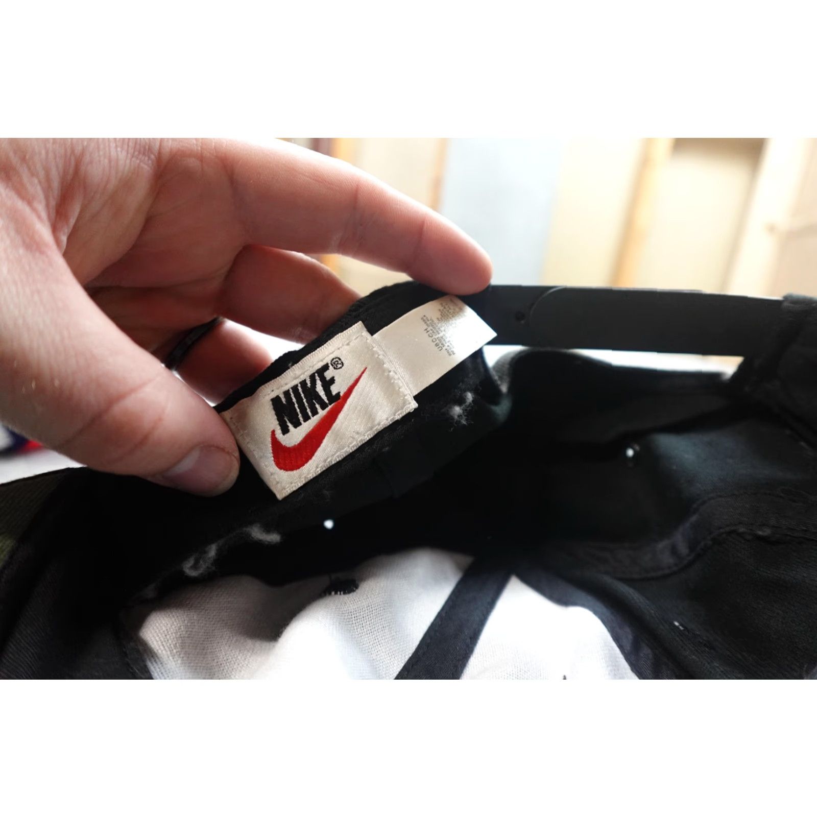 Nike VINTAGE Nike Snapback Hat Cap Strap Back Black Swoosh Logo Mens Cotton White Tag Size ONE SIZE - 5 Thumbnail