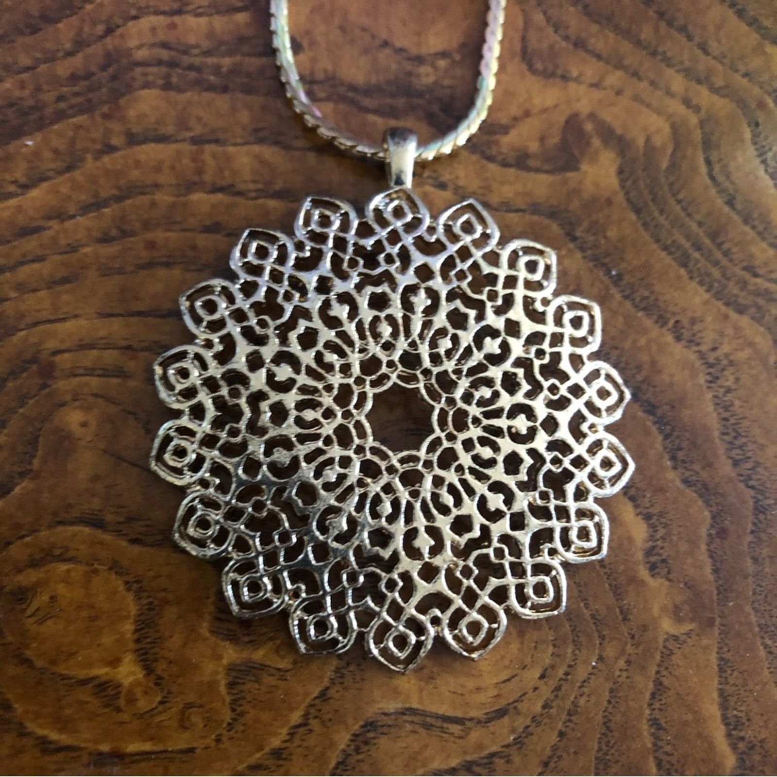 Vintage Vintage filigree pendant on gold braided chain necklace Size ONE SIZE - 9 Thumbnail