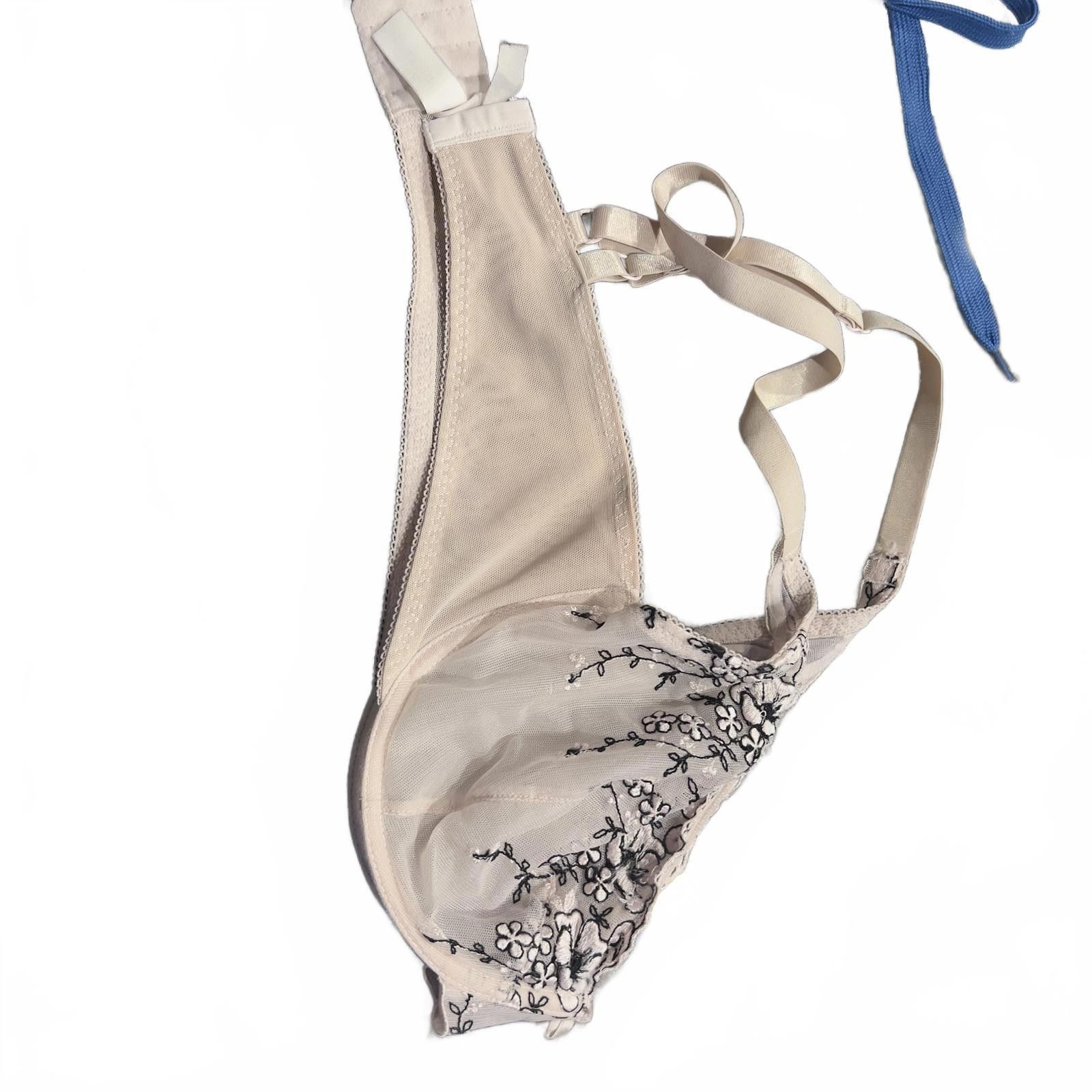 Unknown London Elegant Beige Bra with Black Floral Embroidery Size ONE SIZE - 2 Thumbnail
