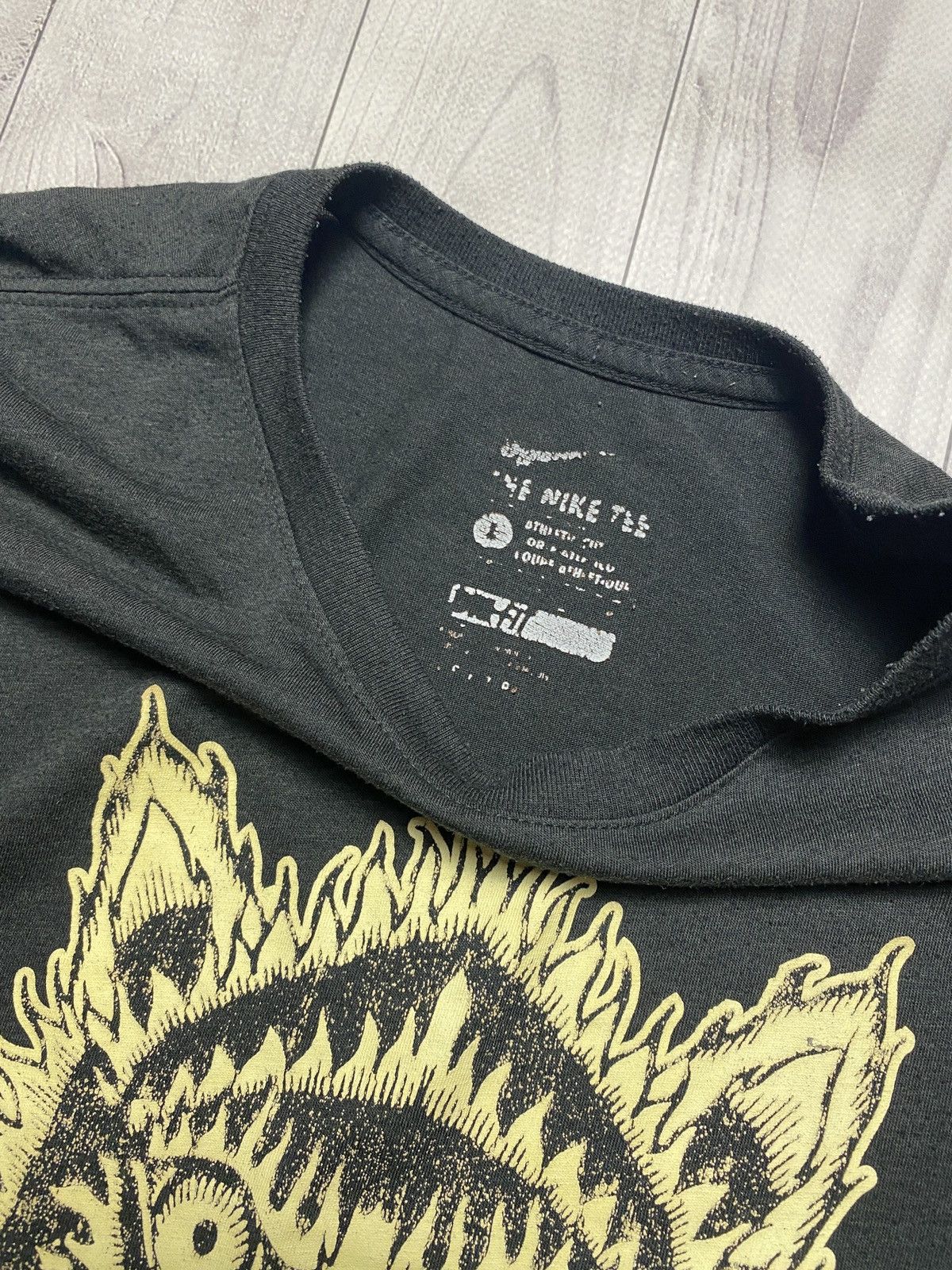 Nike Vintage Nike Tee central big logo wolf 🐺 Size US L / EU 52-54 / 3 - 4 Thumbnail