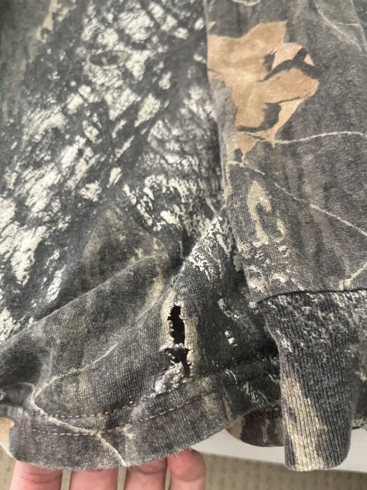 Mossy Oaks × Vintage Vintage 90s mossy oak camo long sleeve Size US L / EU 52-54 / 3 - 4 Thumbnail