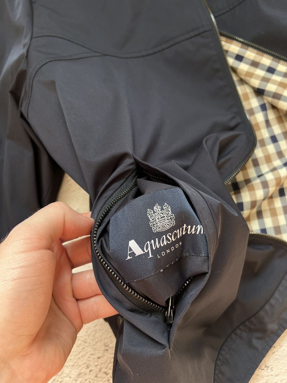 Aquascutum AQUASCUTUM BRACKENBURY REVERSIBLE JACKET IN NAVY Size US L / EU 52-54 / 3 - 5 Thumbnail