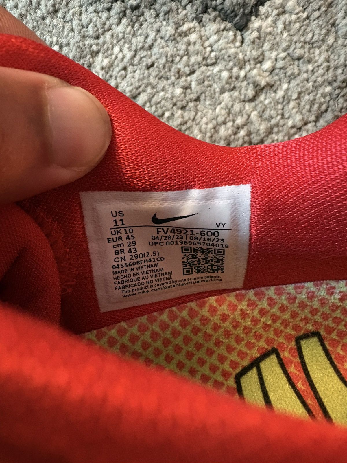 Nike Nike Kobe 6 Reverse Grinch Size US 11 / EU 44 - 6 Thumbnail