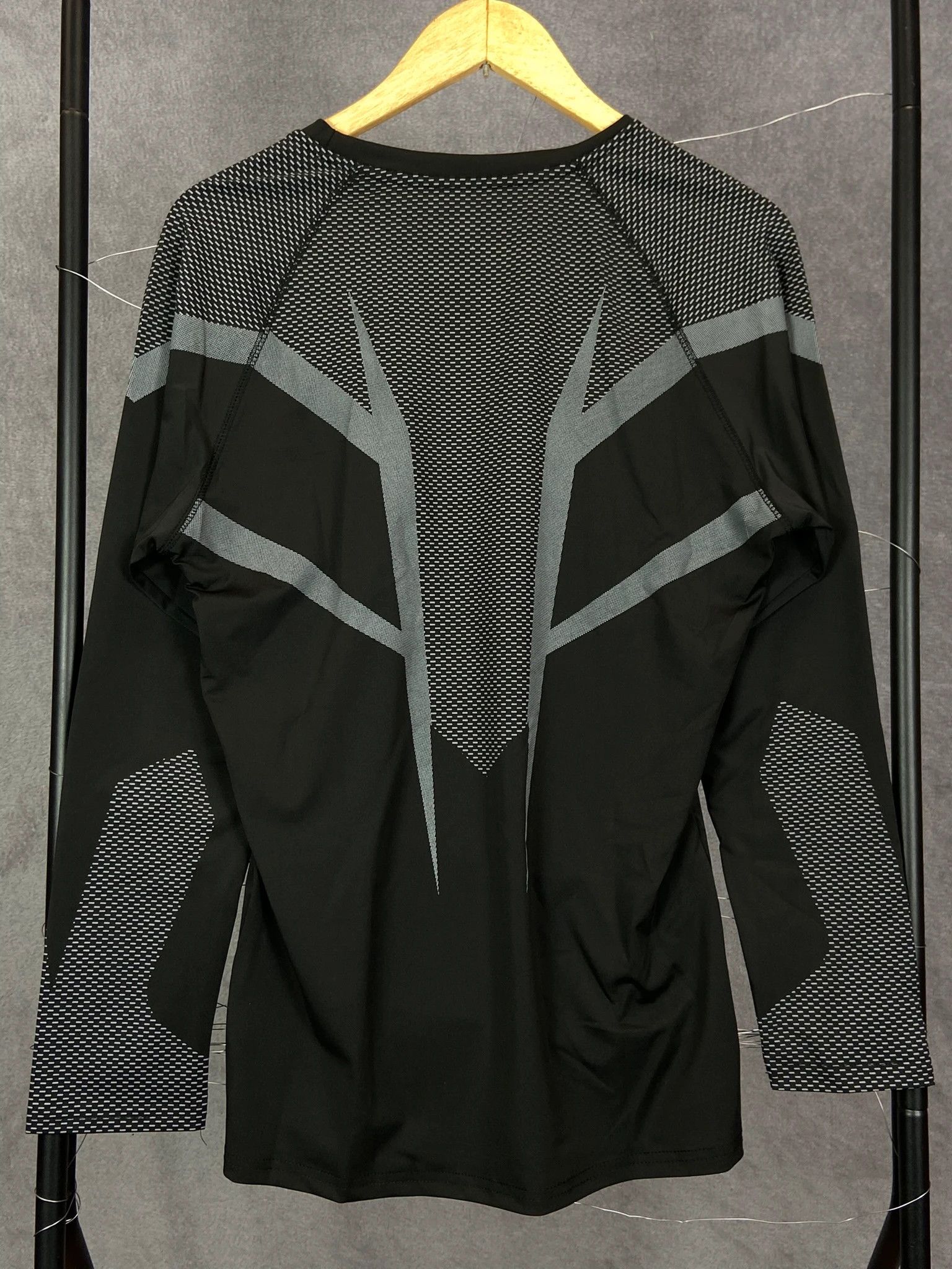 Gymshark Gymshark Black Longsleeve Size M Size US M / EU 48-50 / 2 - 4 Thumbnail