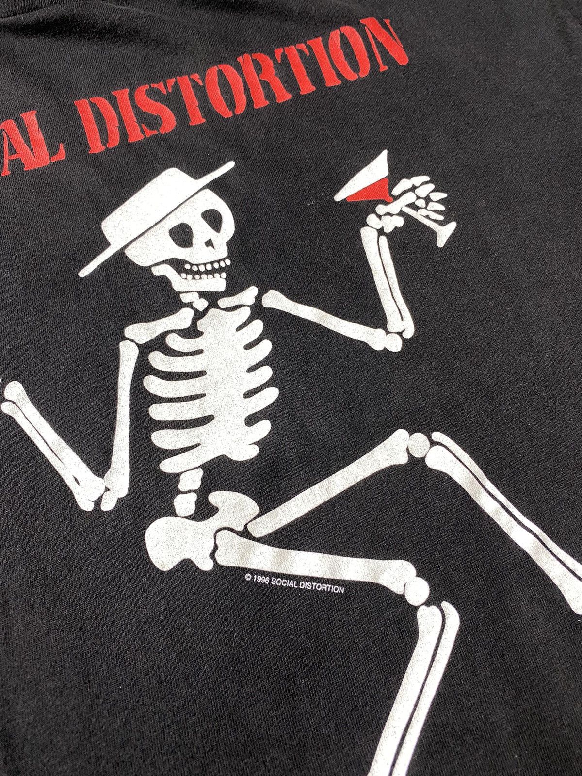 Band Tees × Vintage Vintage 90s Social Distortion Tshirt Size US L / EU 52-54 / 3 - 3 Thumbnail