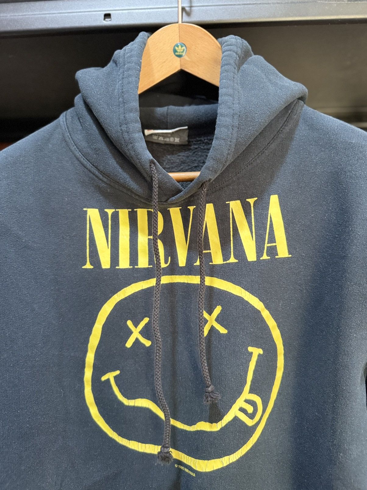 Band Tees Rare Vintage 90s Nirvana Smiley Promo Europe Hoodie Size US L / EU 52-54 / 3 - 10 Thumbnail