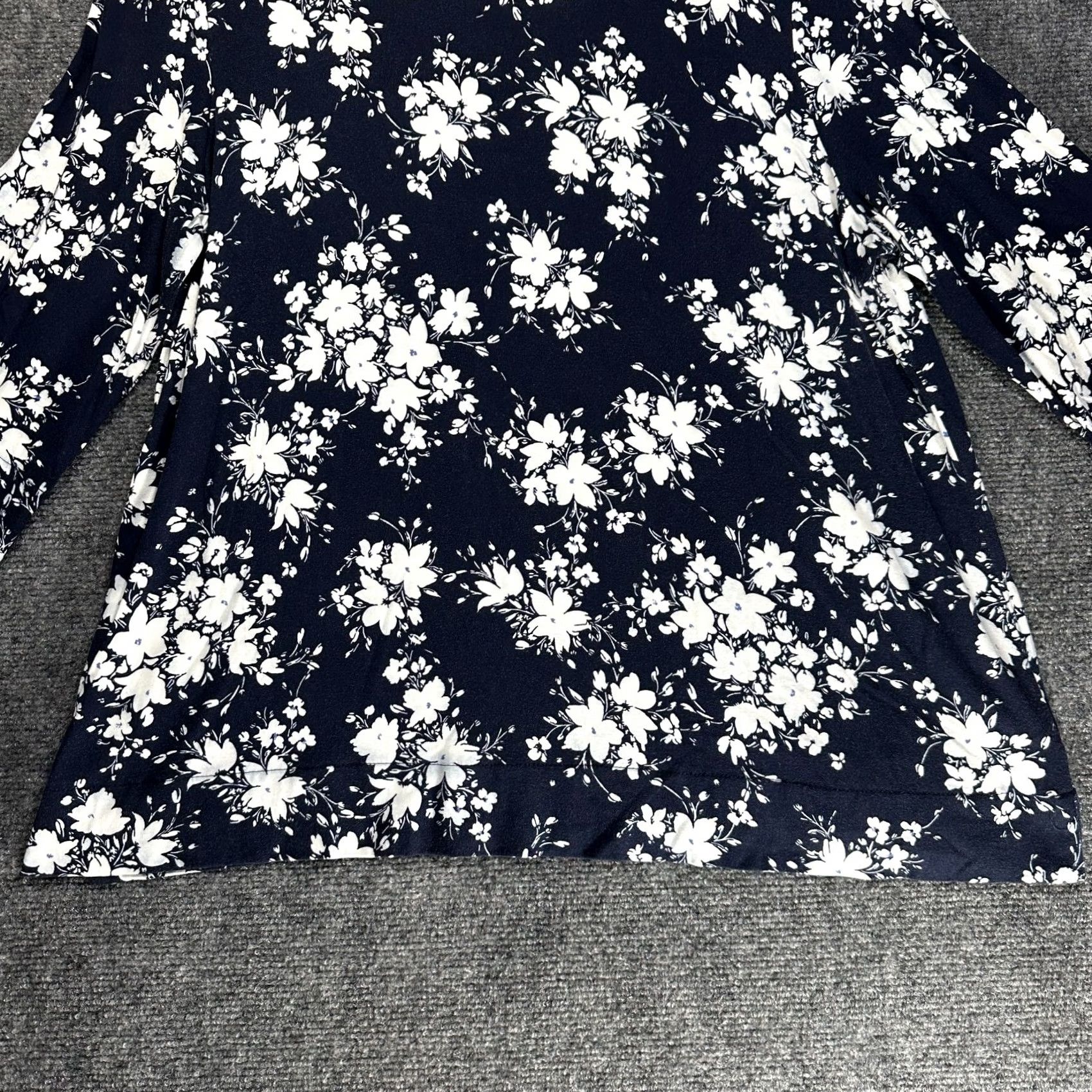 J. Jill J. Jill Top Womens Large Wearever Collection 3/4 Sleeve Navy Blue White Floral Shirt Blouse Casual Travel Modern Womens Size L / US 10 / IT 46 - 2 Thumbnail