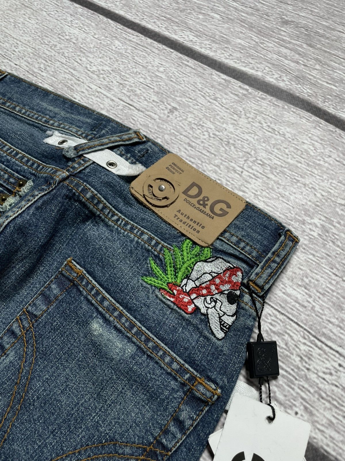 Dolce & Gabbana Dolce & Gabbana Vintage Archive Skull Flared Jeans Size 27" / US 4 / IT 40 - 2 Thumbnail