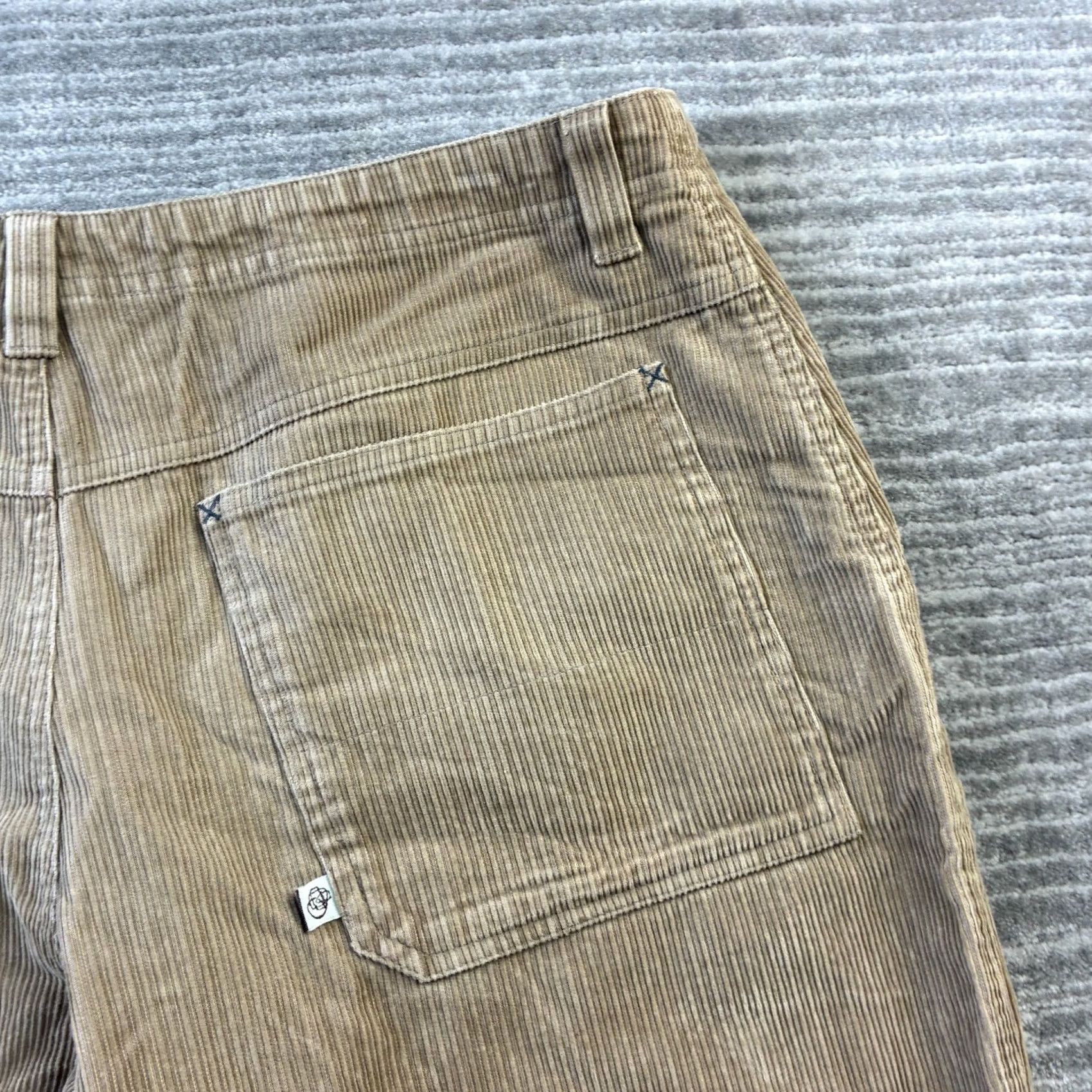 Patagonia Patagonia Pants Mens 36 Beige Corduroy Straight Leg 5-Pocket Regular Rise Nylon? No, Cotton Beige Italy? Size US 36 / EU 52 - 5 Thumbnail