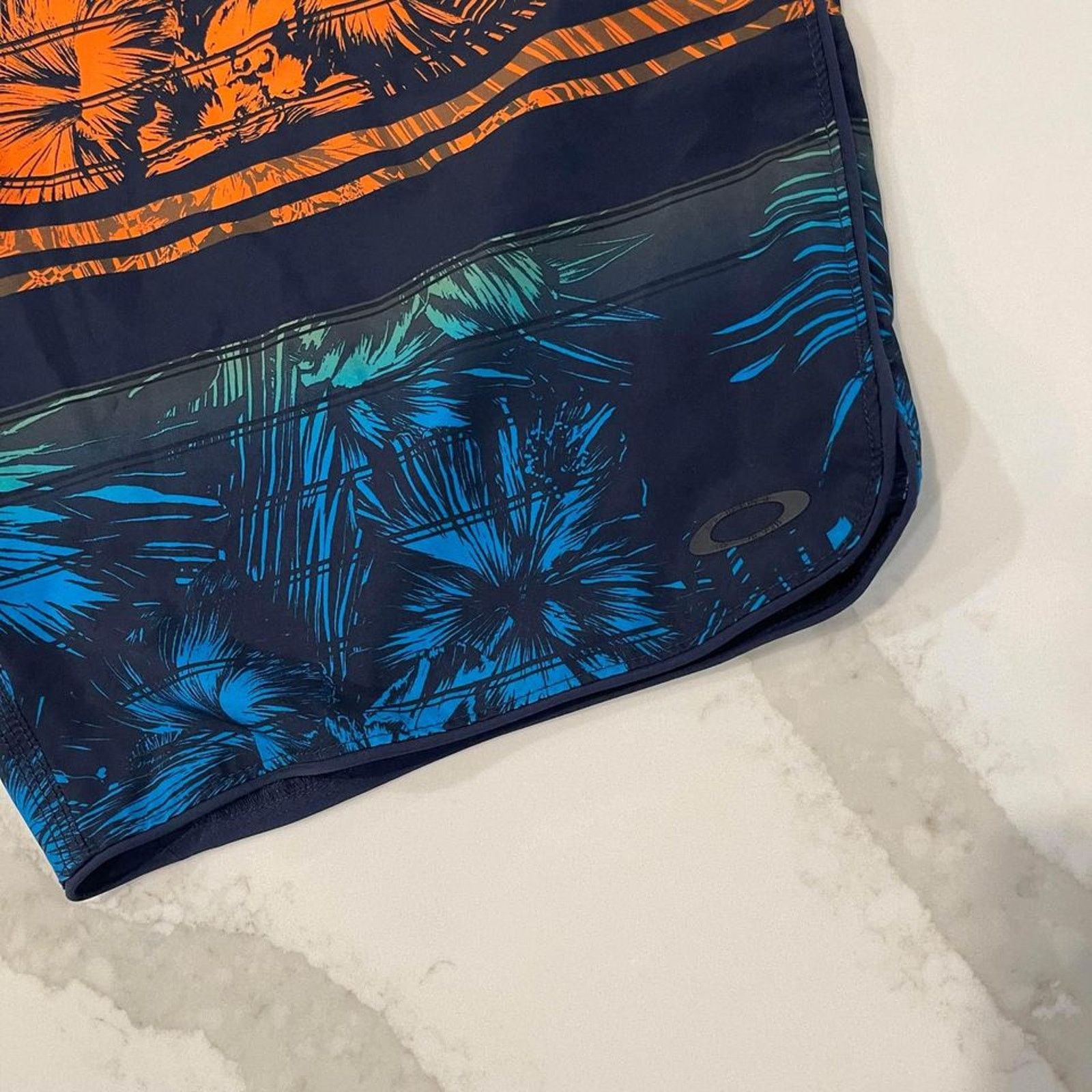 Oakley Oakley Swim Shorts Men 38 Trunks Slim Fit Tropical Board Size US 38 / EU 54 - 2 Thumbnail